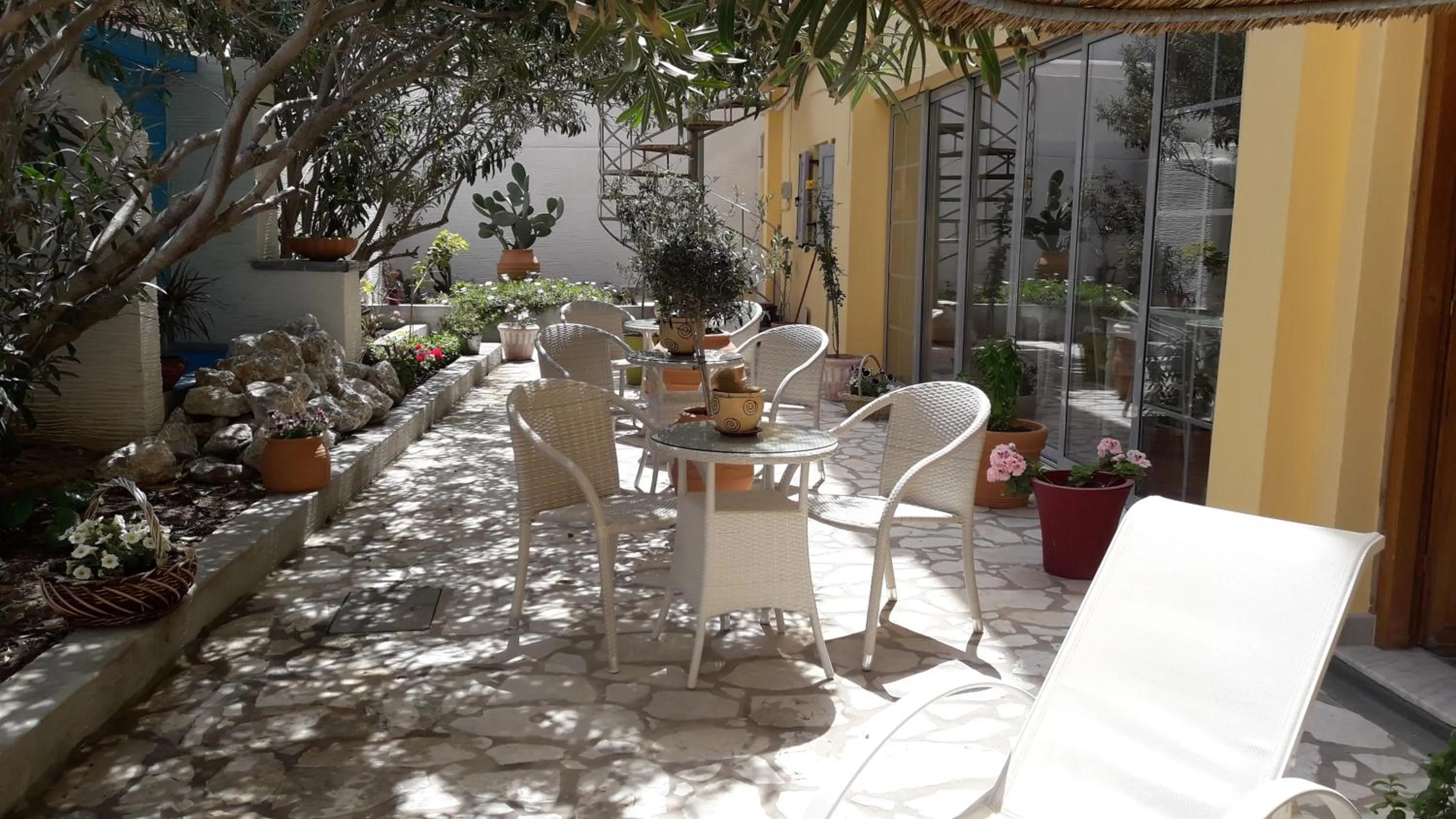 Garden in MasouriBlu Boutique Hotel
