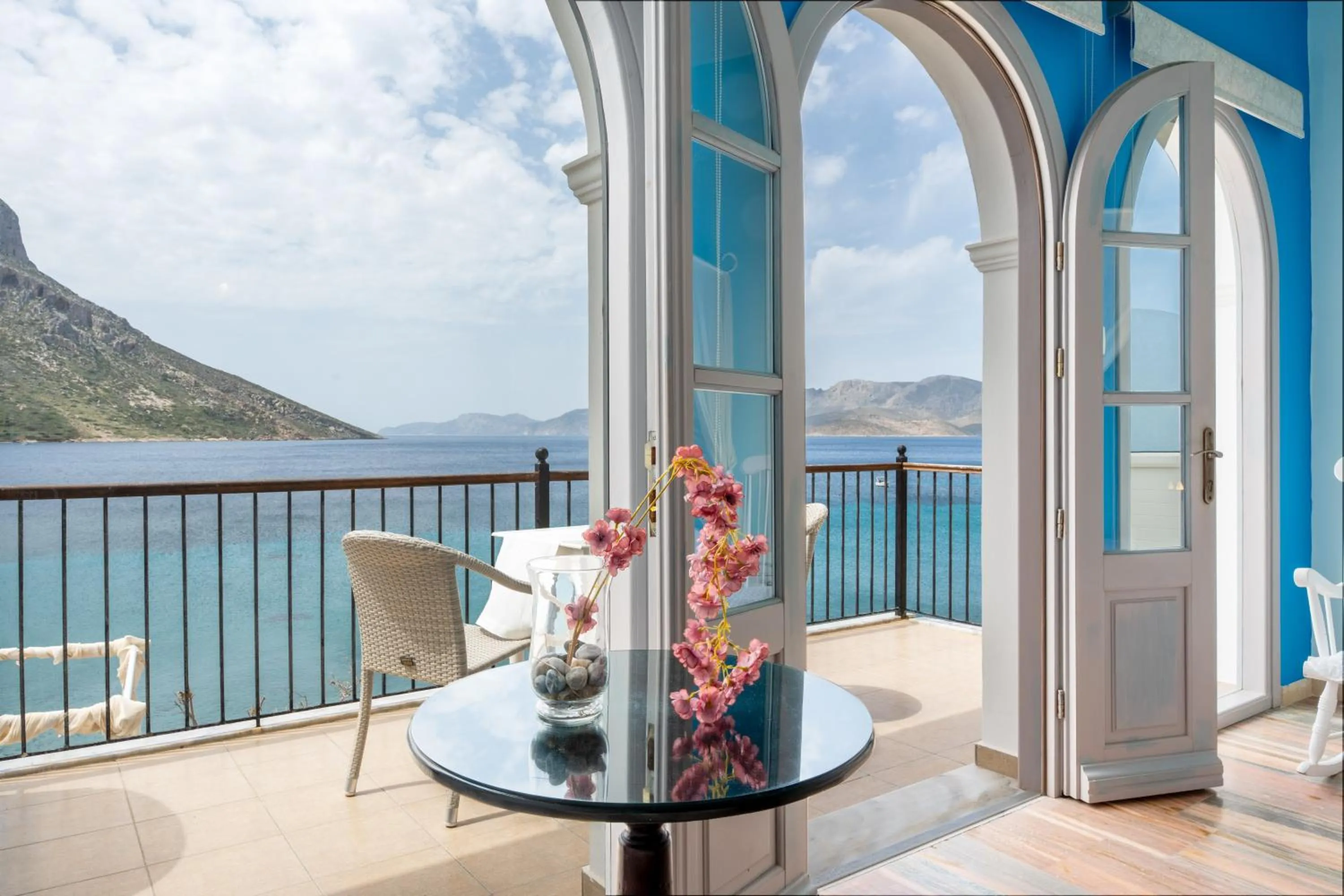 MasouriBlu Boutique Hotel