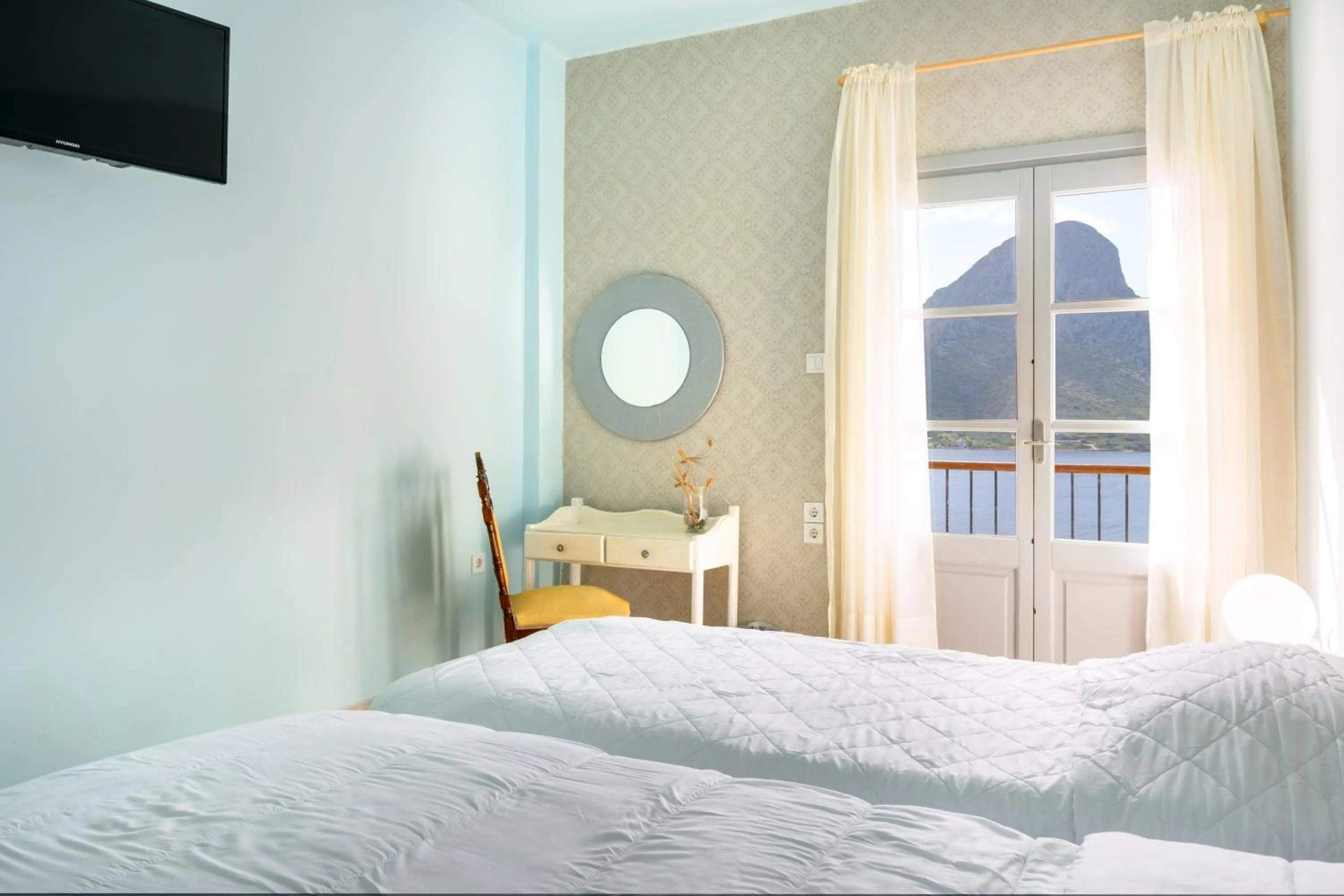 Bed in MasouriBlu Boutique Hotel