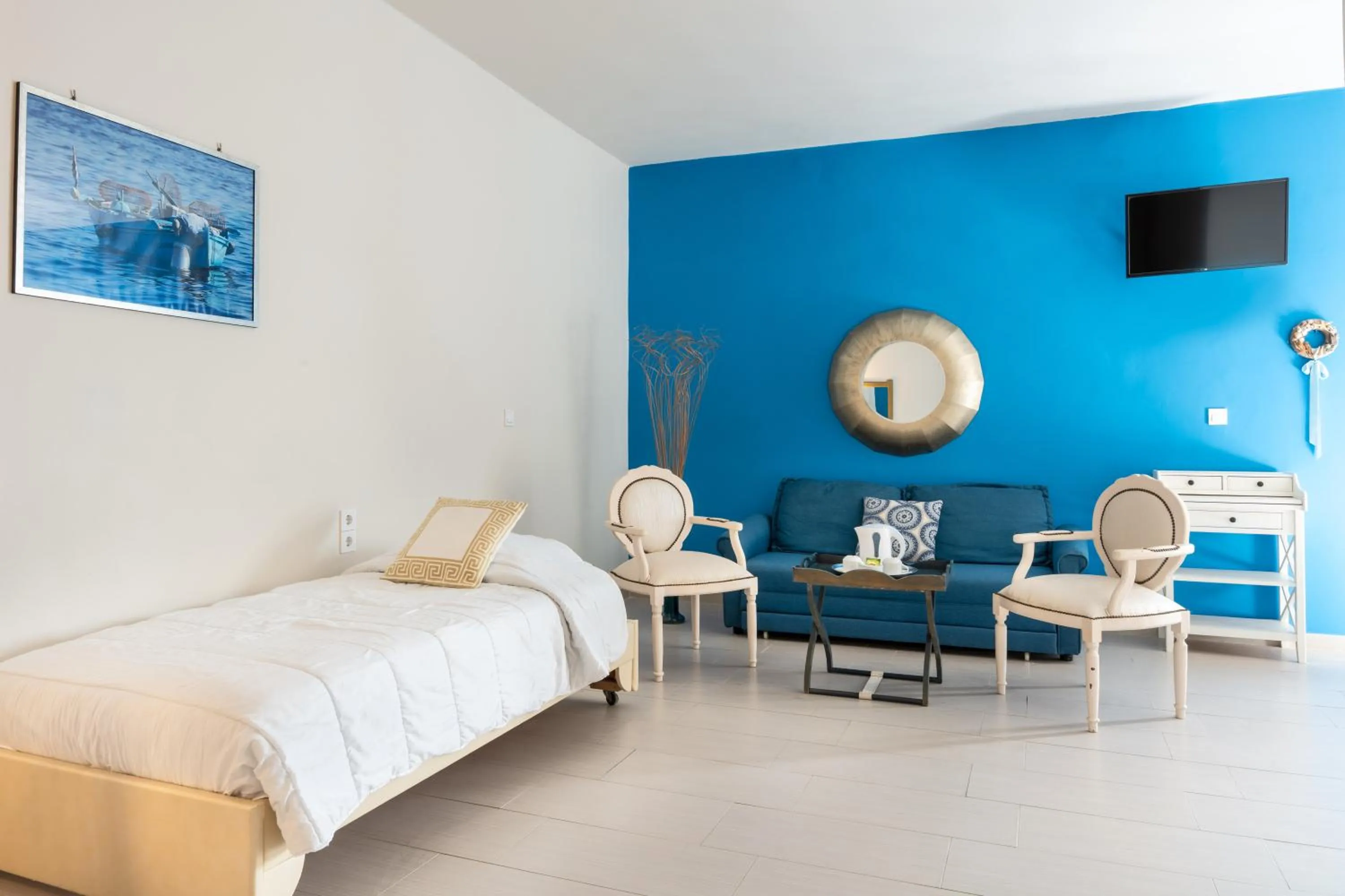 Bed in MasouriBlu Boutique Hotel