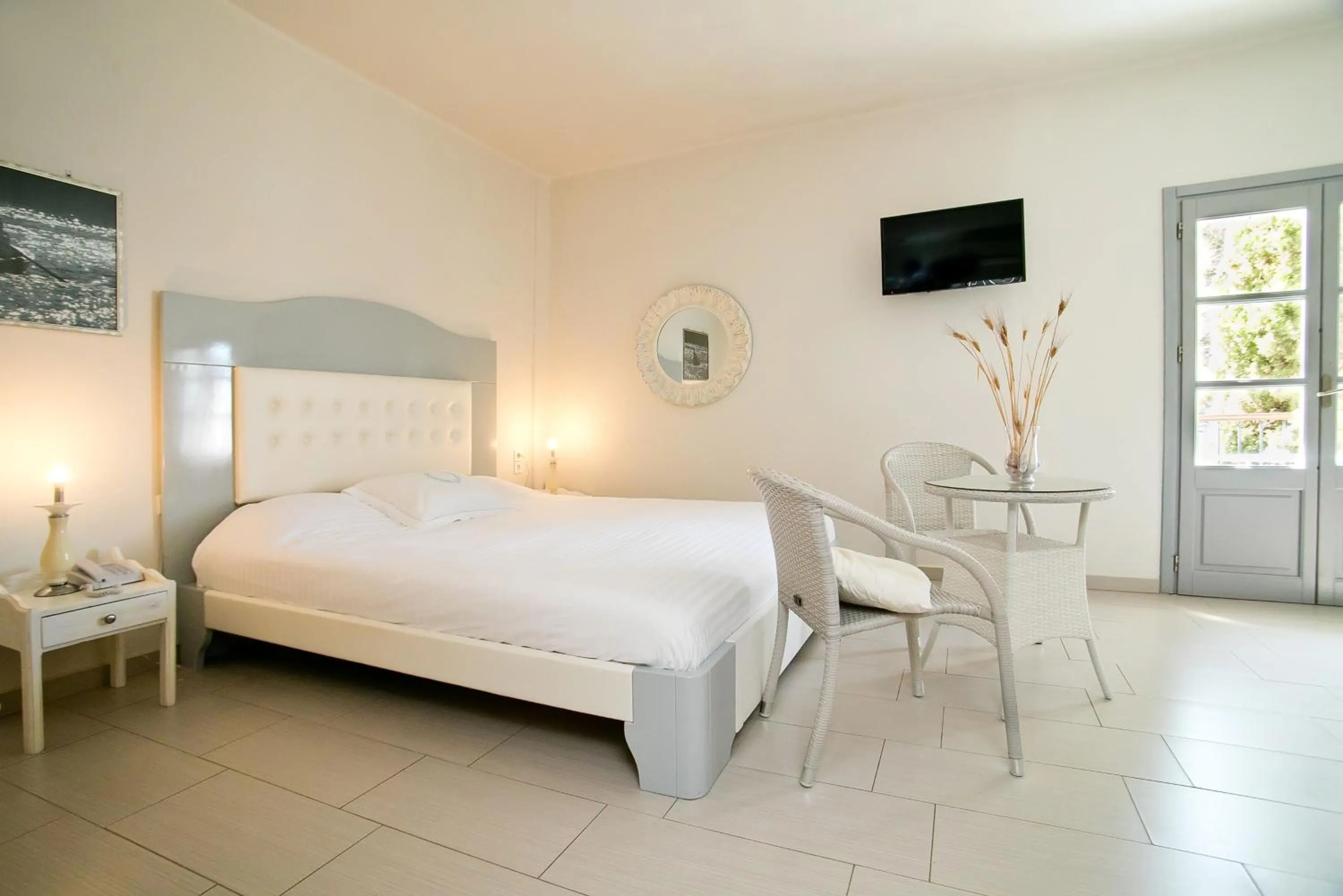 Bed in MasouriBlu Boutique Hotel