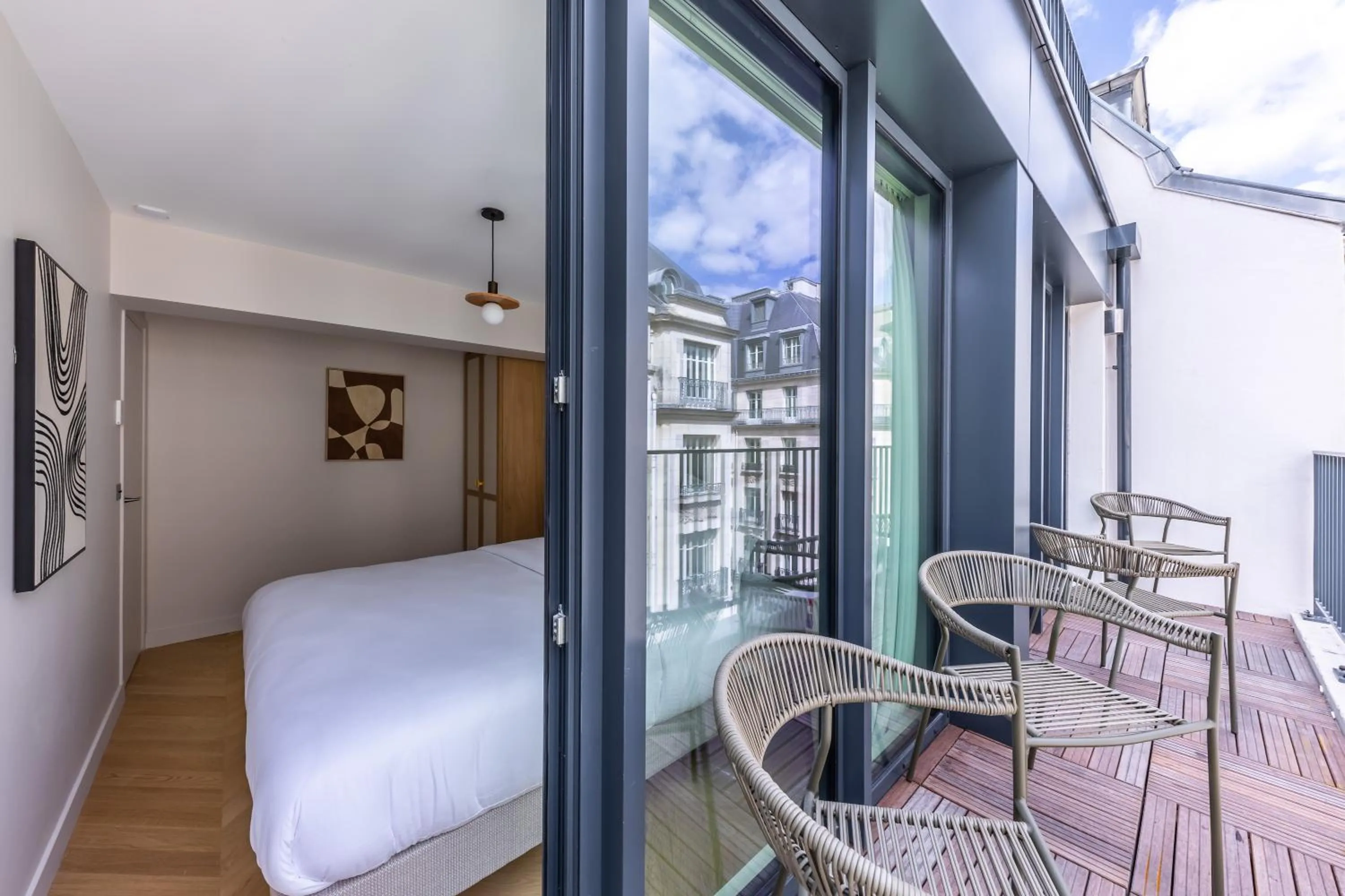 Balcony/Terrace, Bed in Quartier Libre Opera
