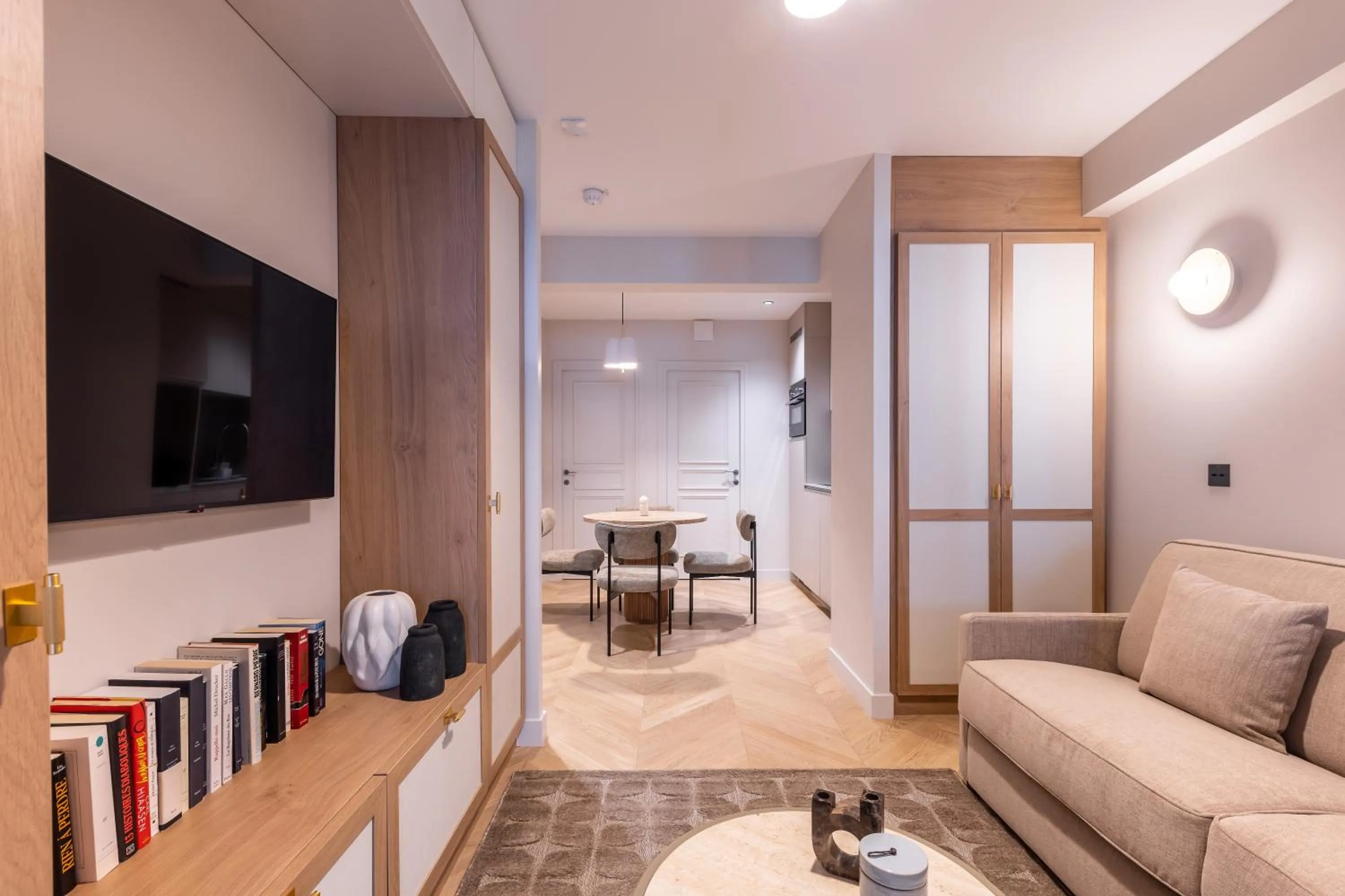 TV and multimedia in Quartier Libre Opera