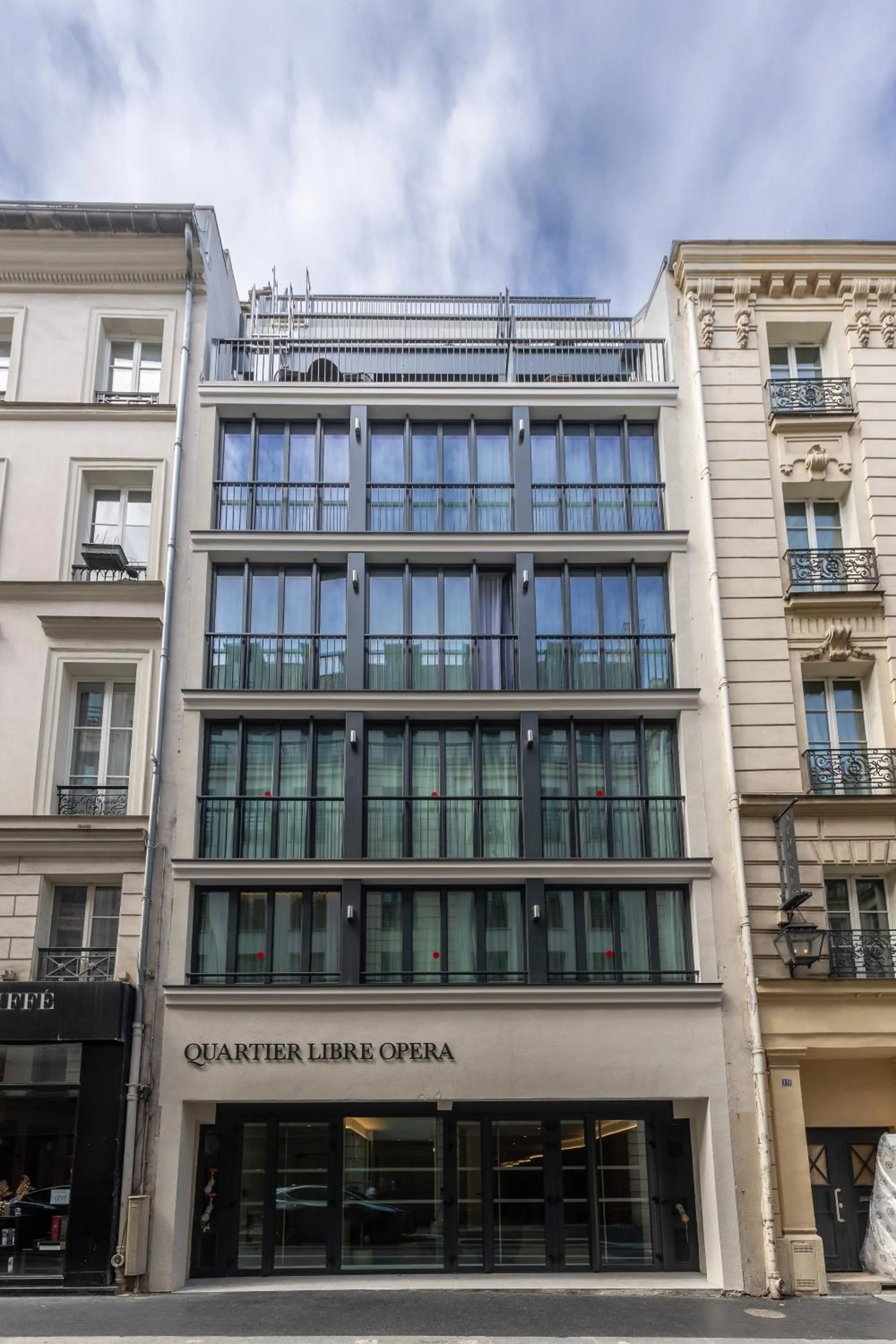 Property building in Quartier Libre Opera
