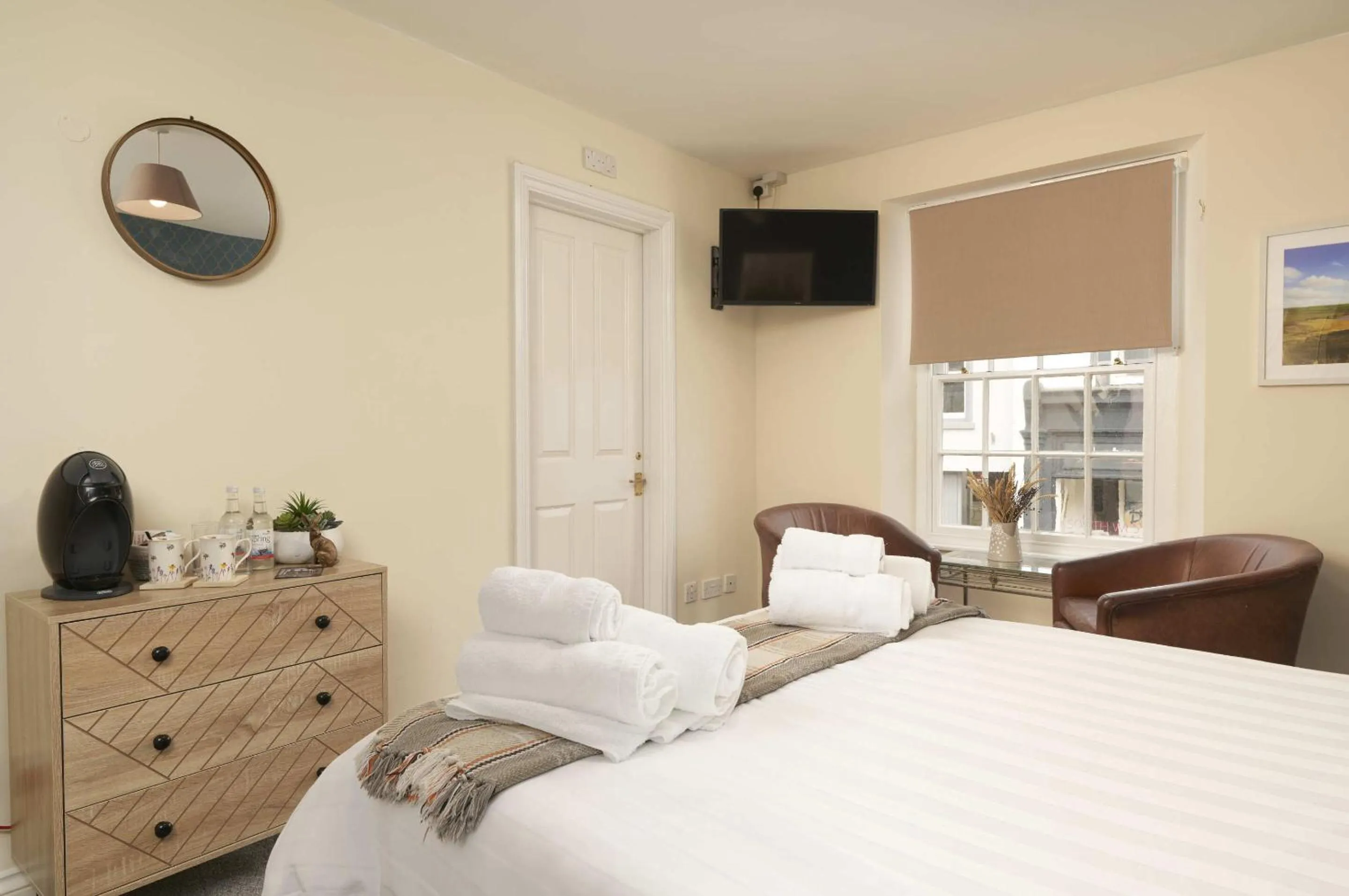 Bedroom, Bed in The White Hart Hotel