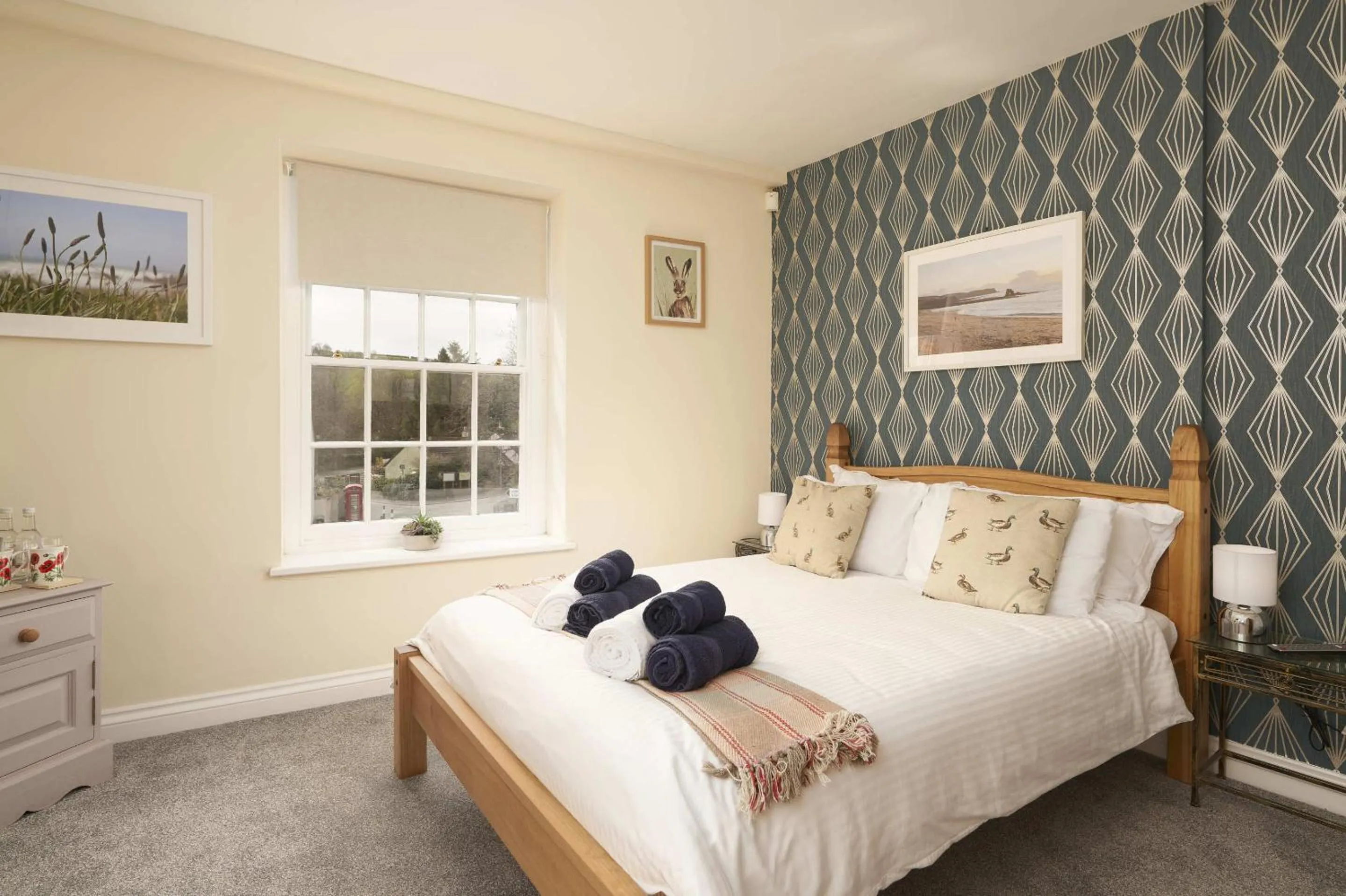 Bedroom, Bed in The White Hart Hotel