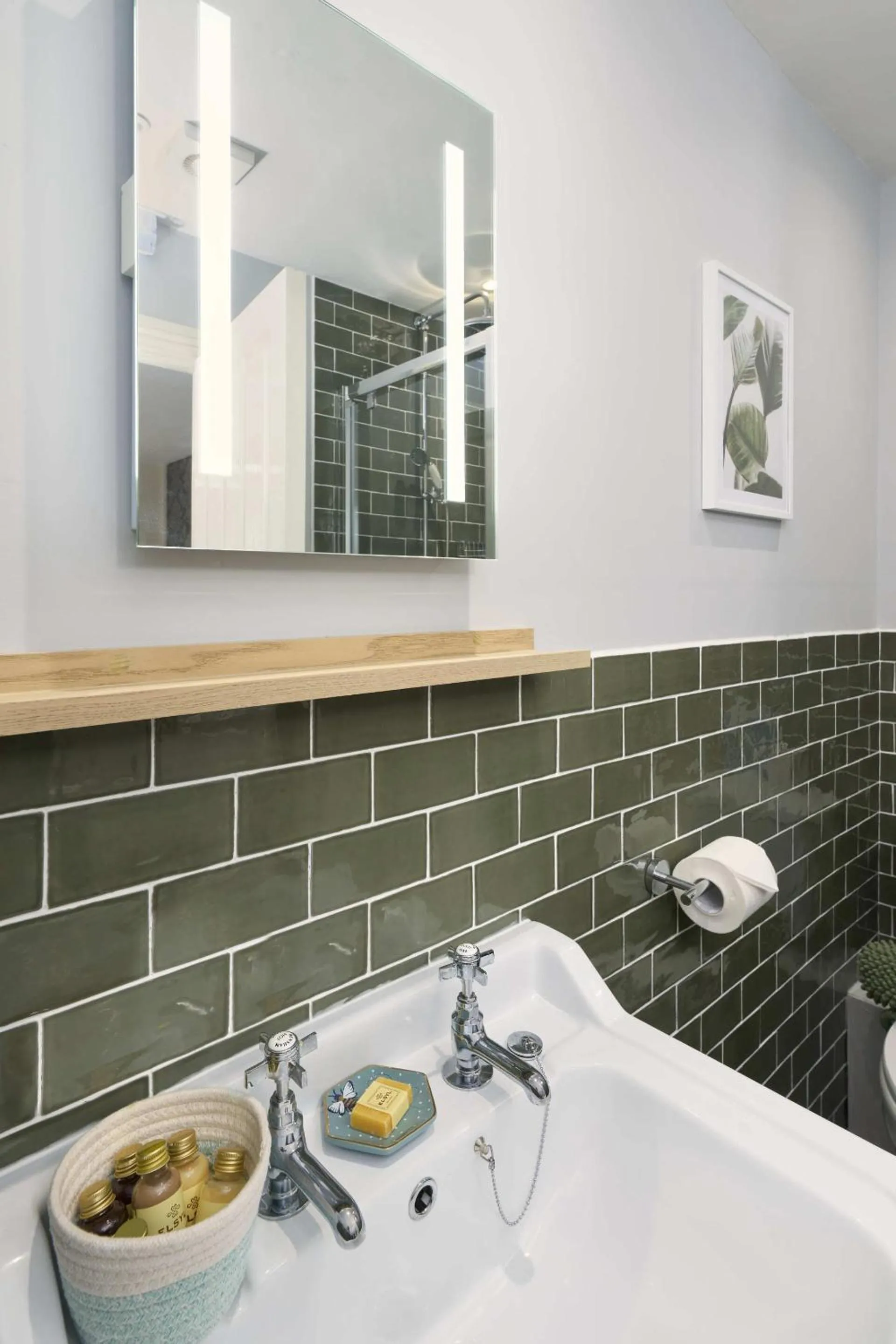 Bathroom in The White Hart Hotel