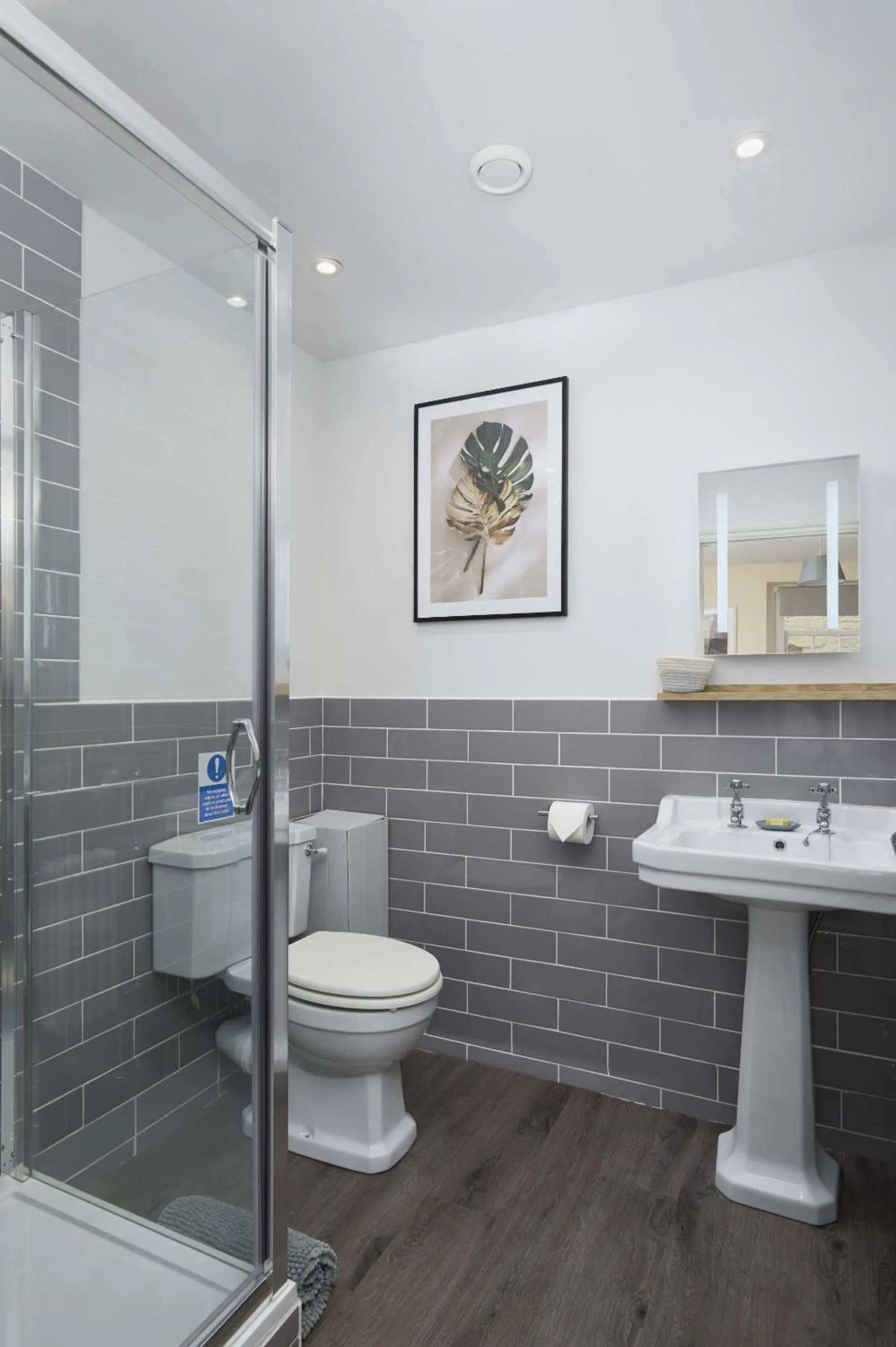 Bathroom in The White Hart Hotel