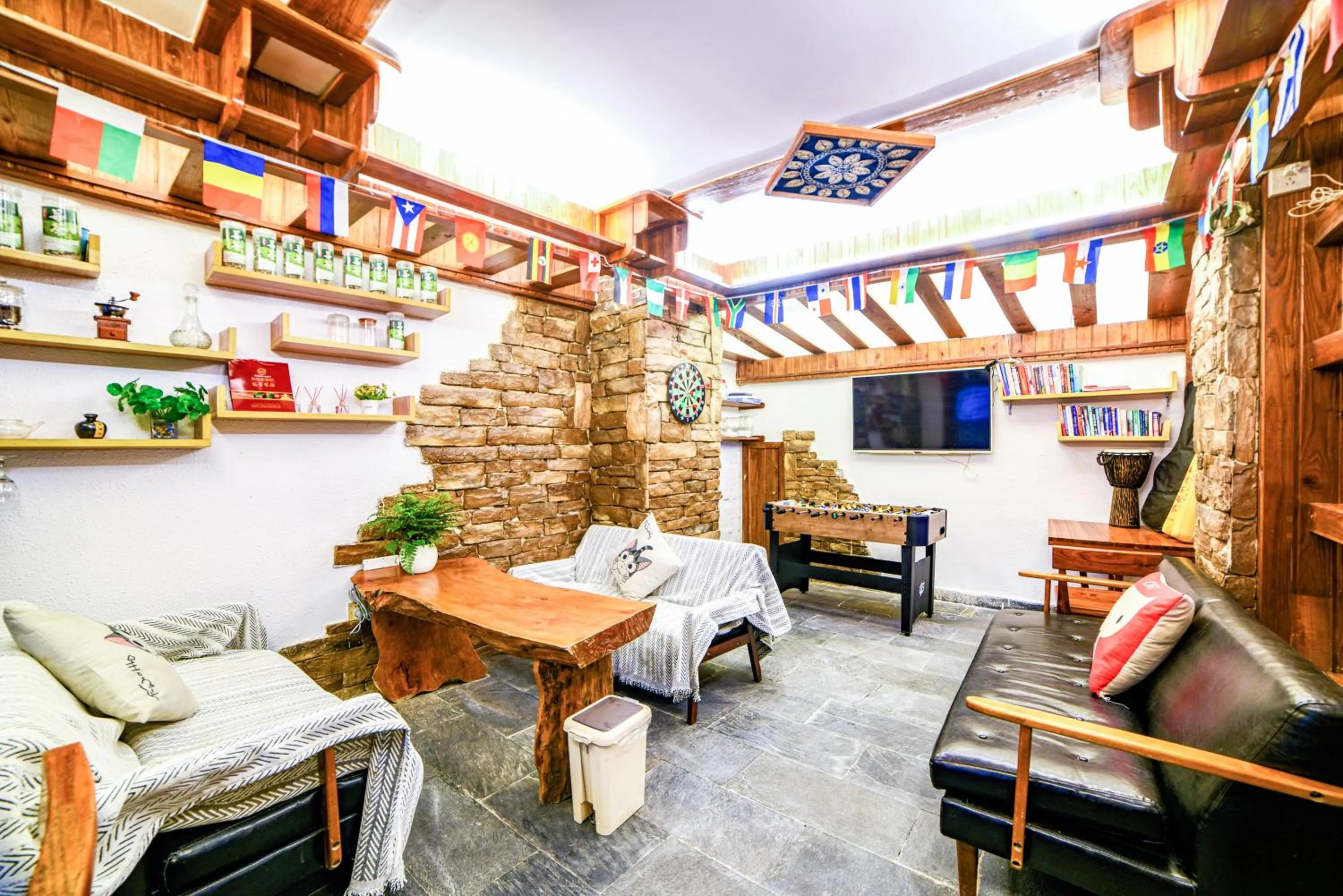 Communal lounge/ TV room in Destination Youth Hostel