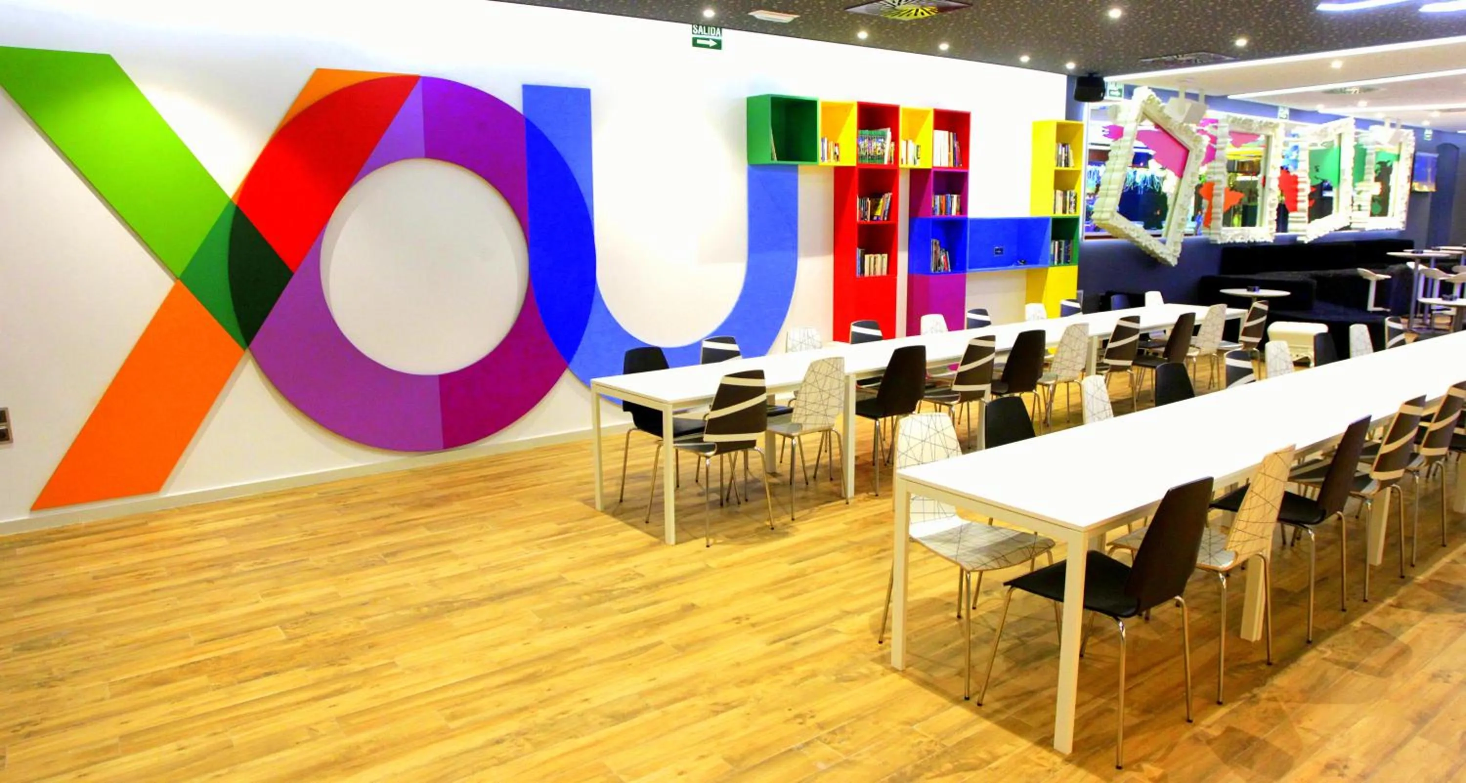 Restaurant/places to eat in Urban Youth Hostel