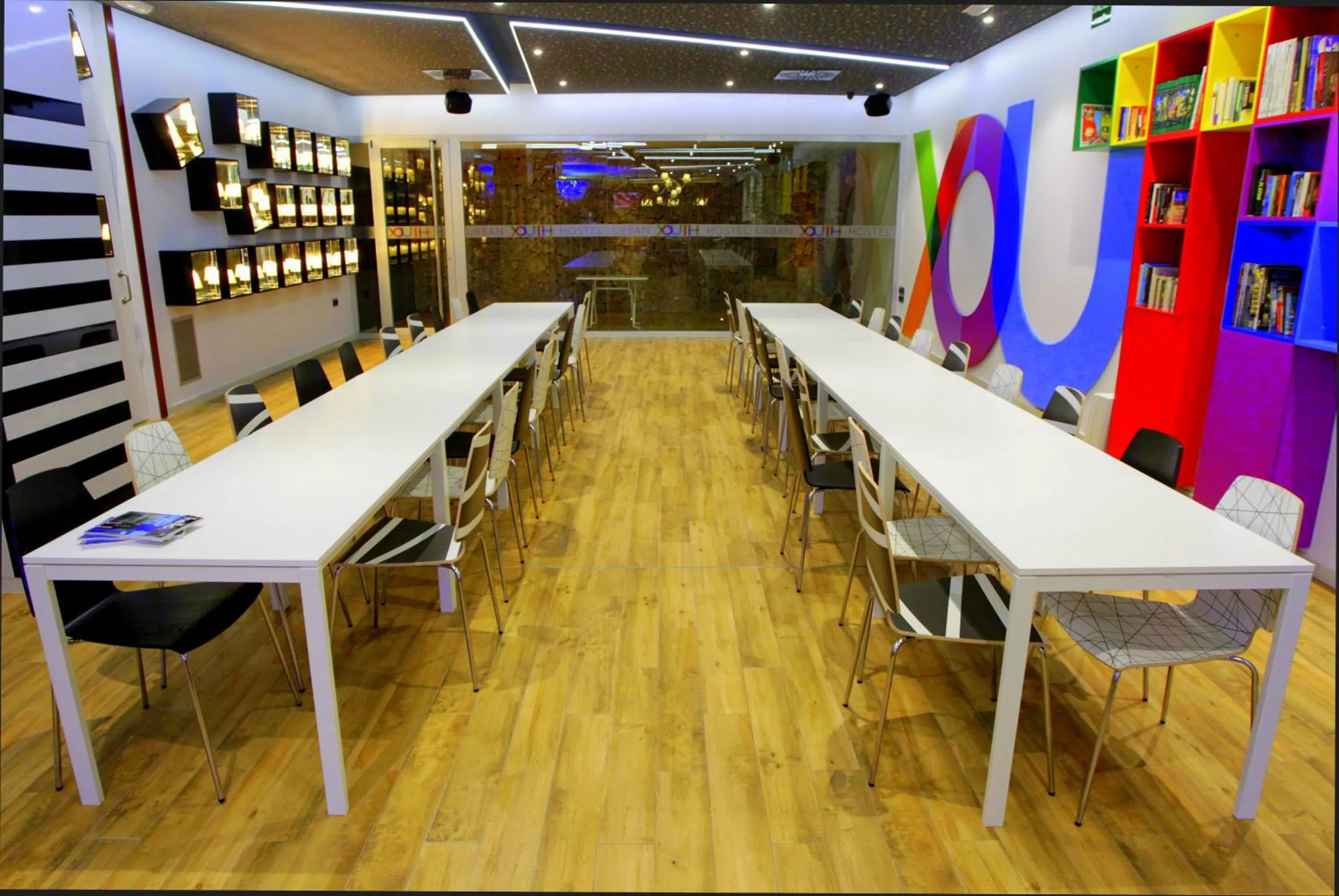 Restaurant/places to eat in Urban Youth Hostel