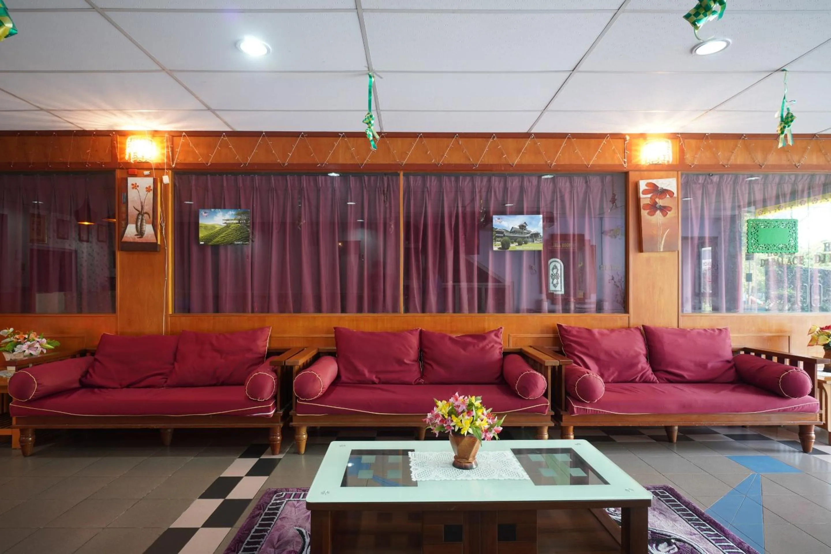Lobby or reception in OYO 90929 DJ Hotel
