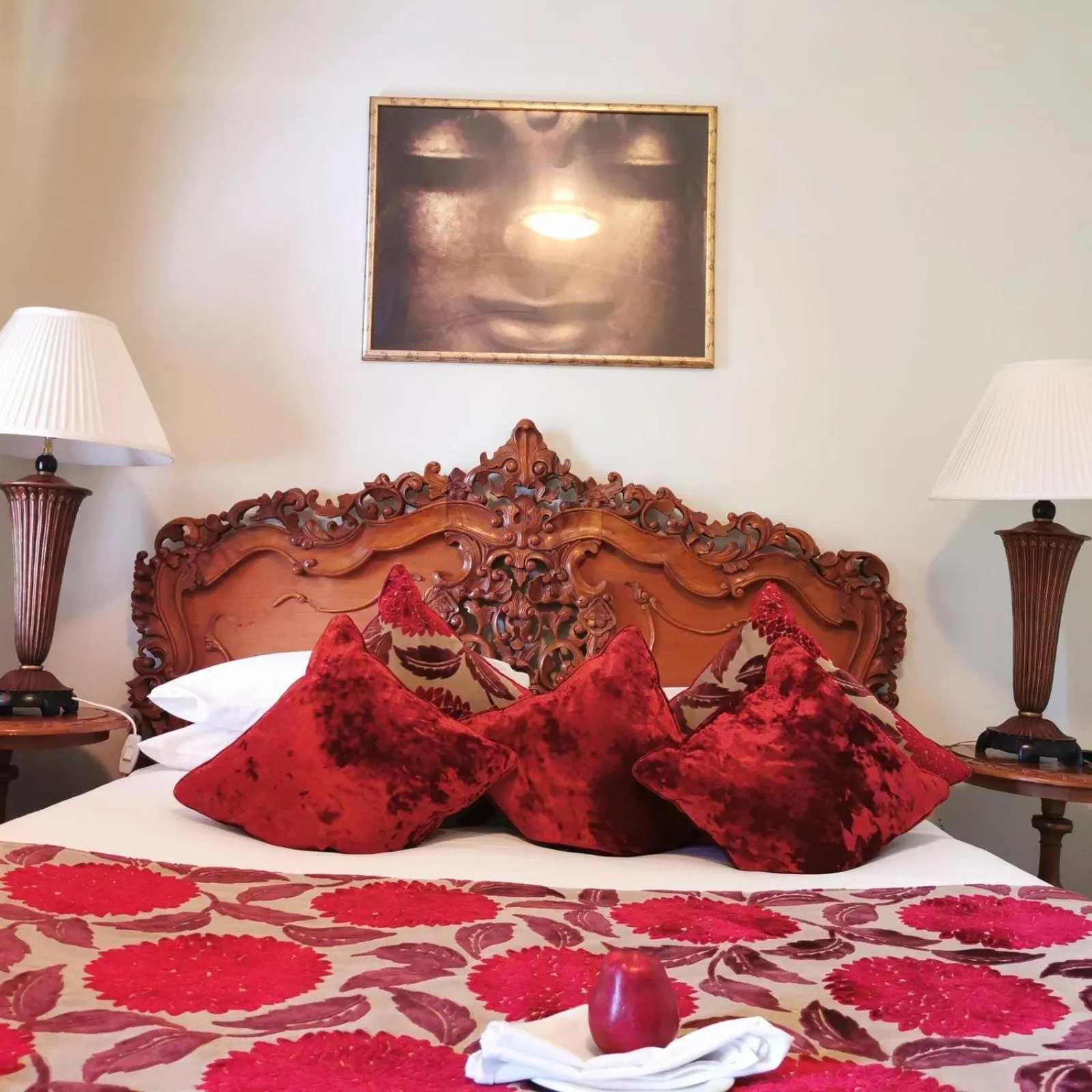 Bed in Twenty Nevern Square Hotel