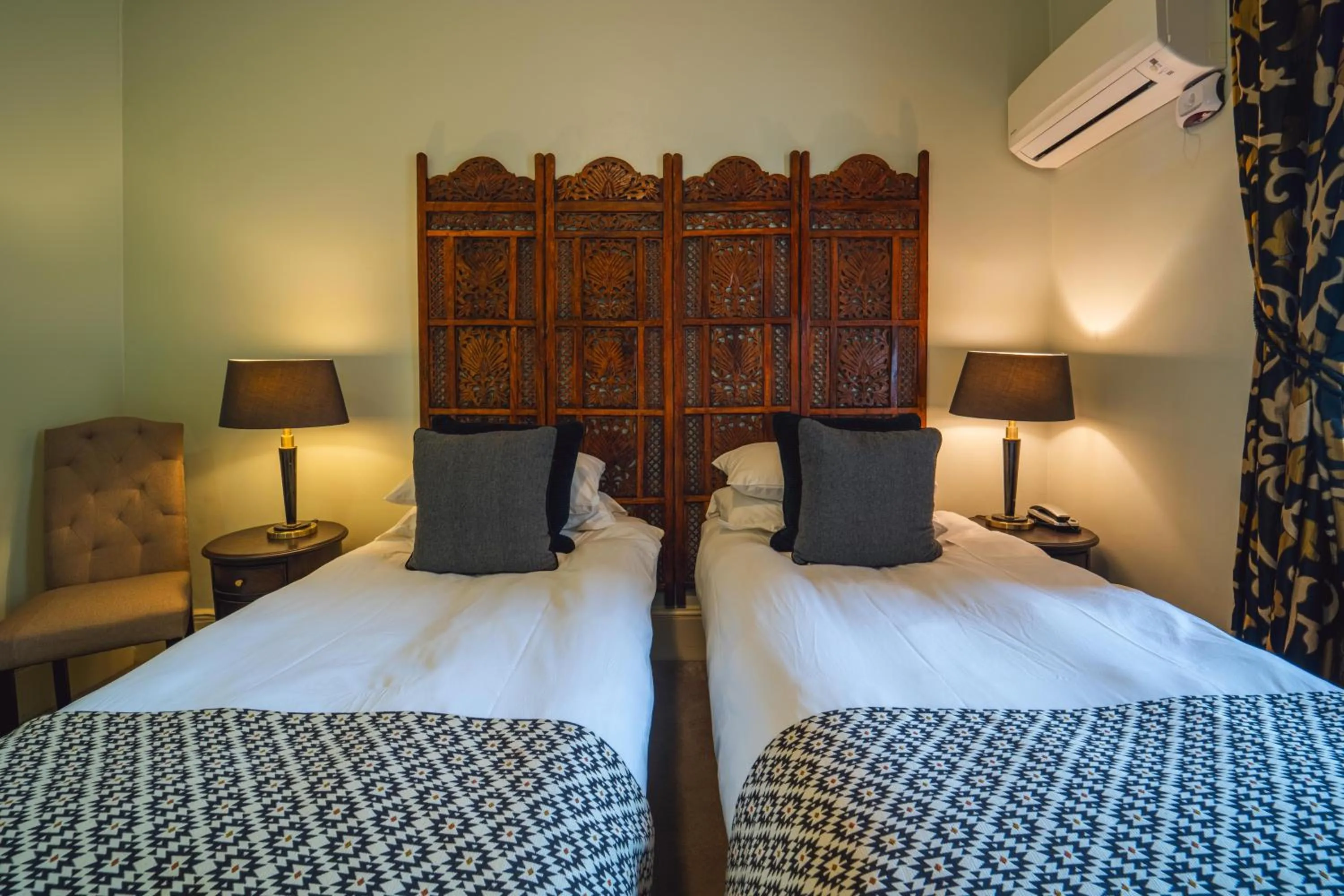 Bed in Twenty Nevern Square Hotel