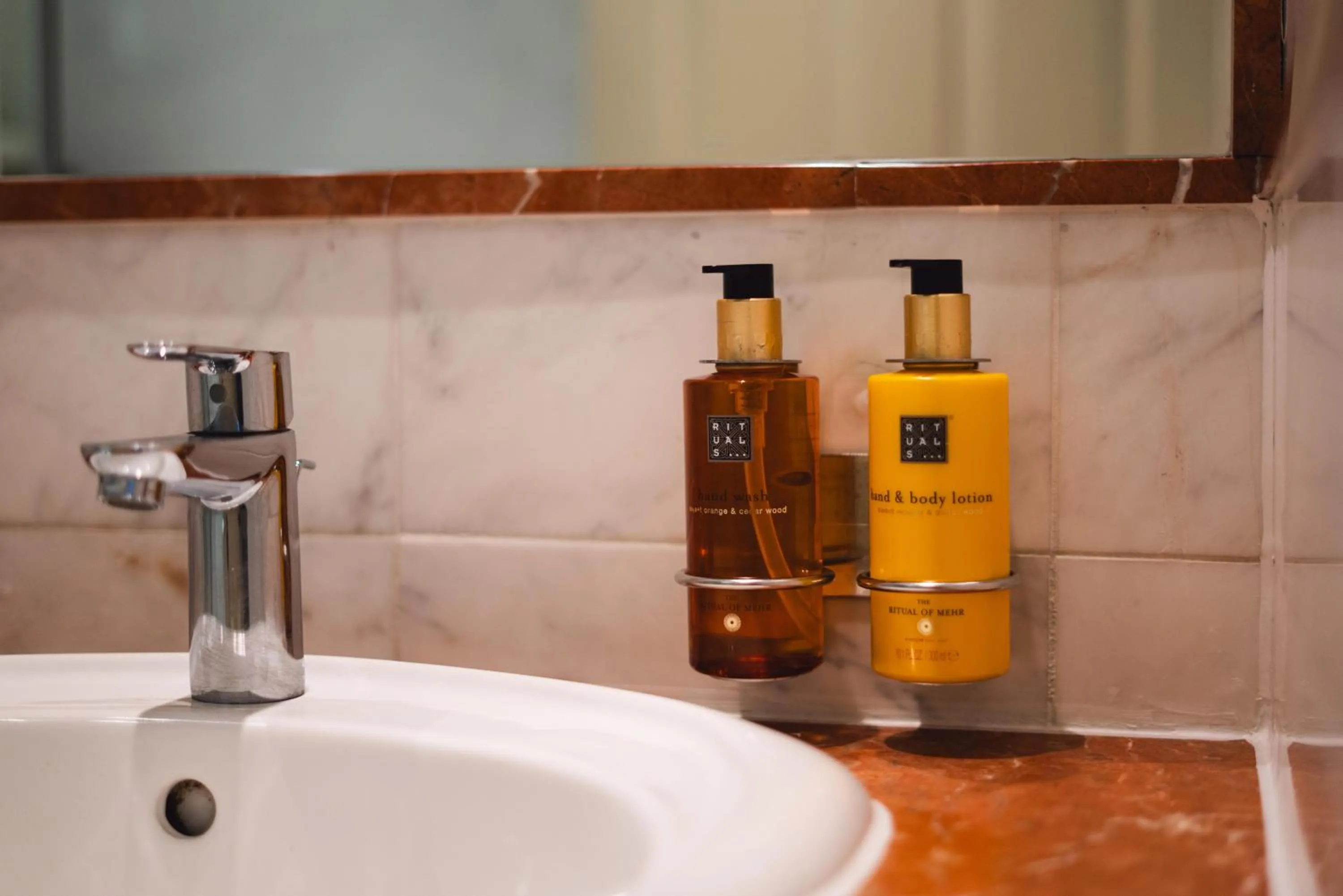 Bathroom in Twenty Nevern Square Hotel