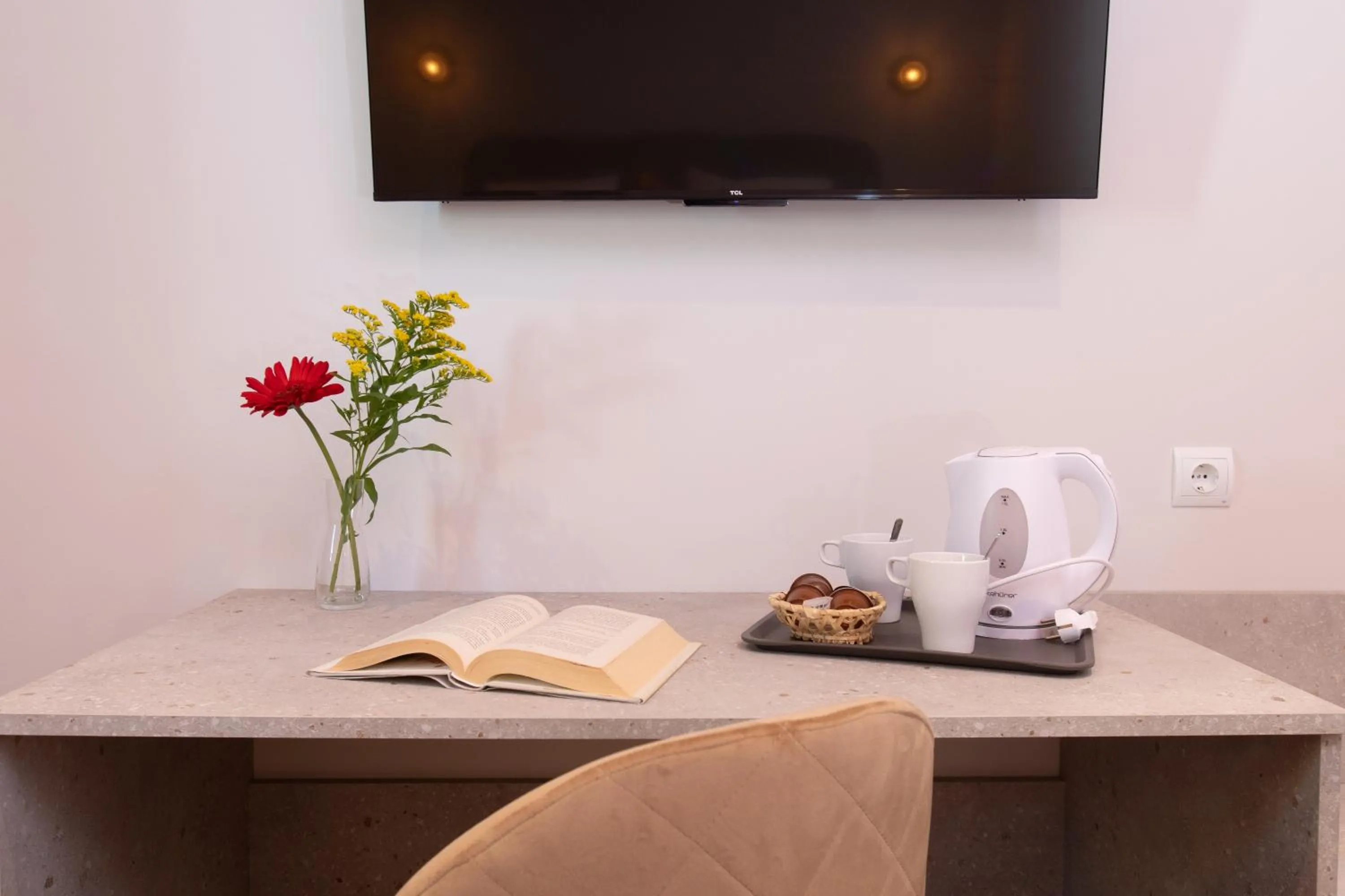 TV and multimedia in Boutique Rooms Playa Burriana