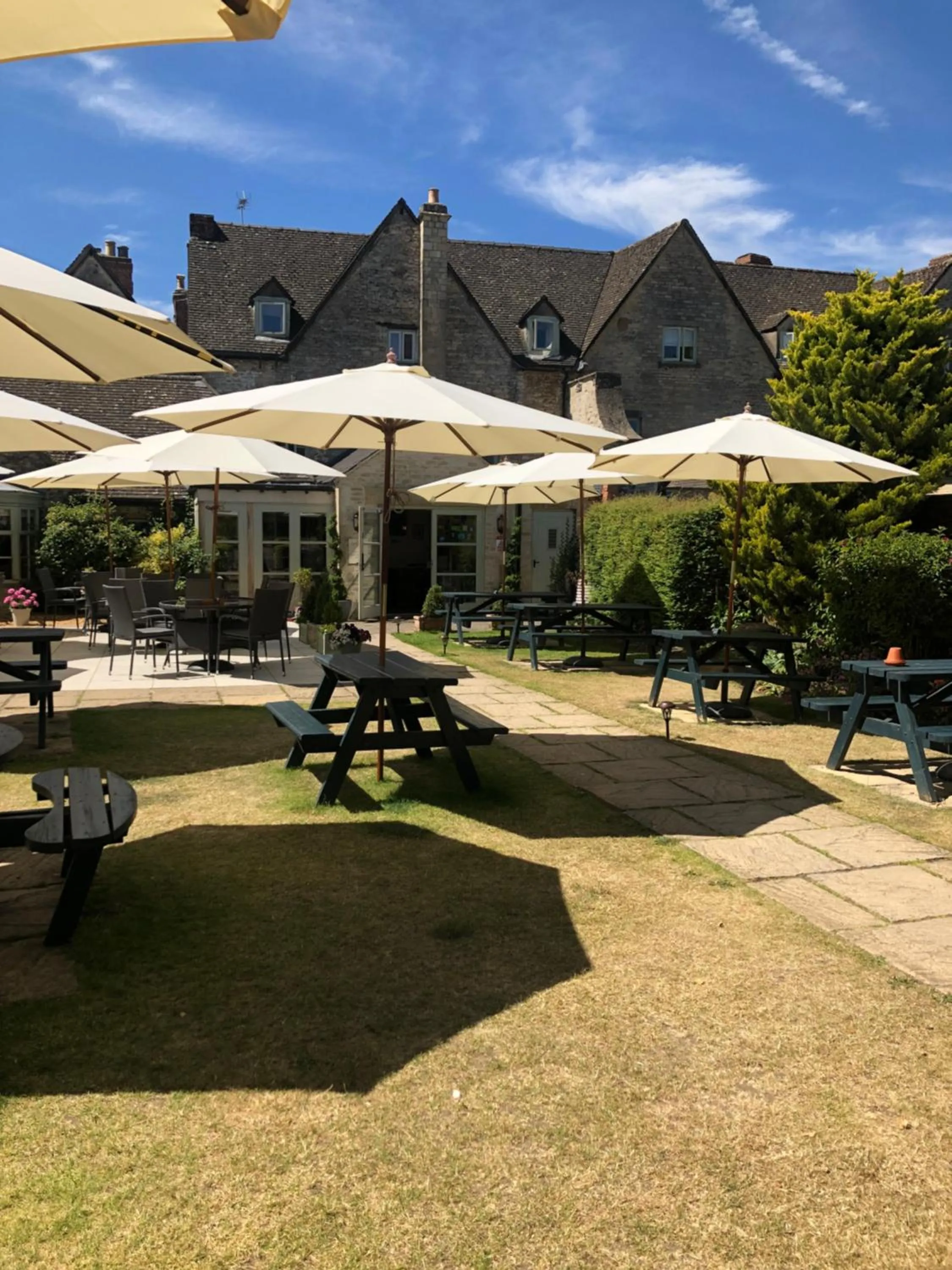 Corinium Hotel & Restaurant