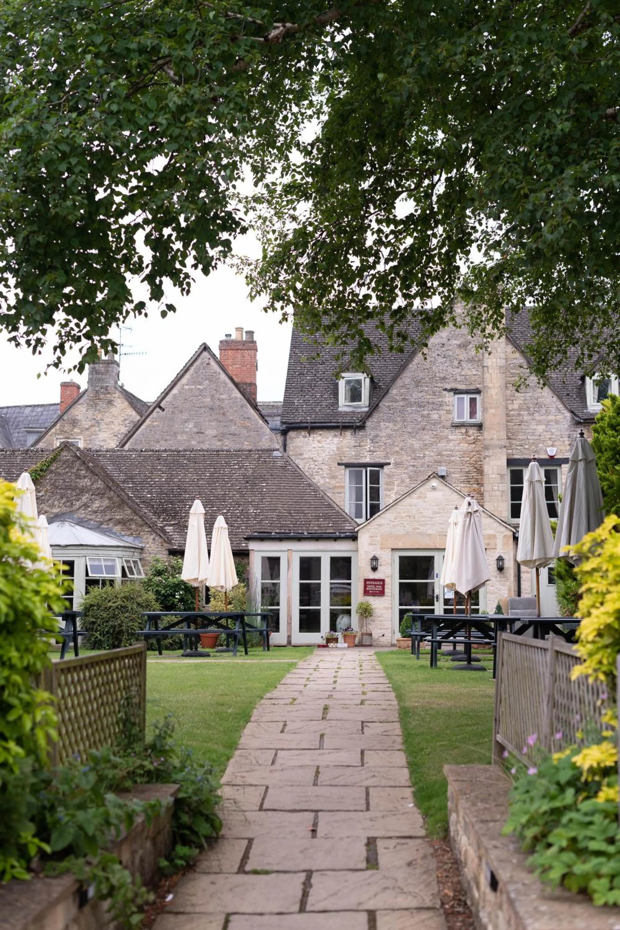 Corinium Hotel & Restaurant