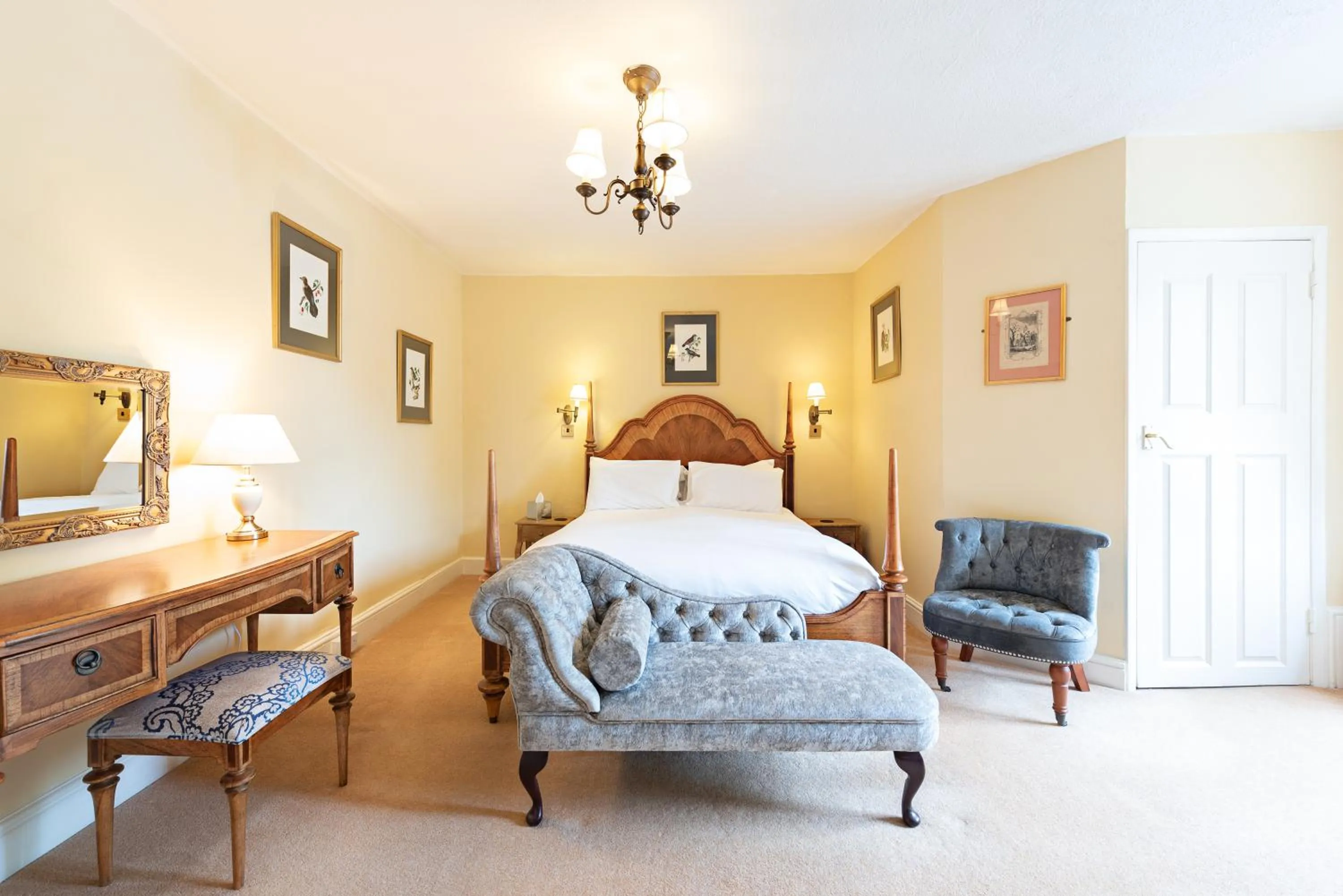 Corinium Hotel & Restaurant