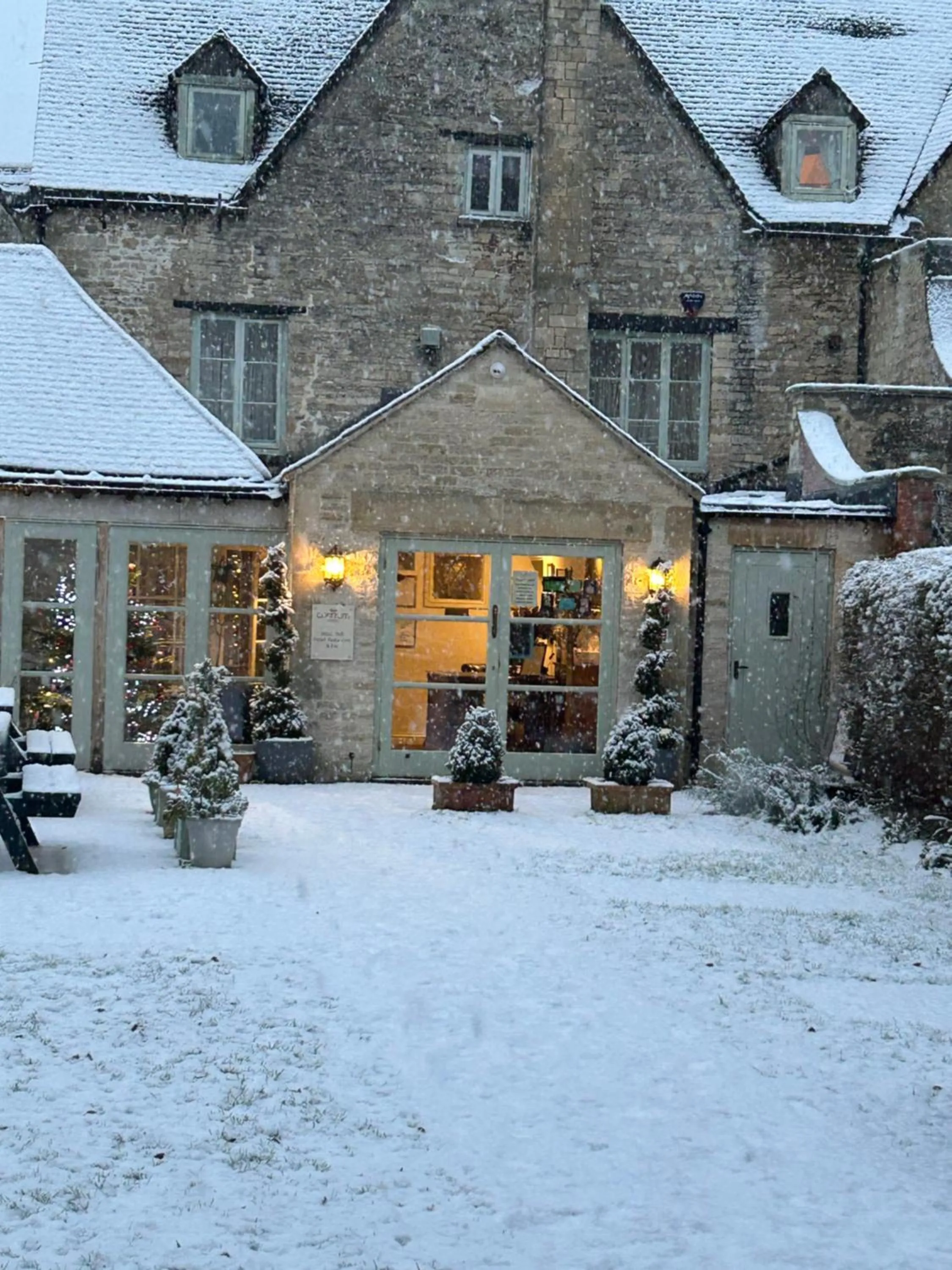 Corinium Hotel & Restaurant