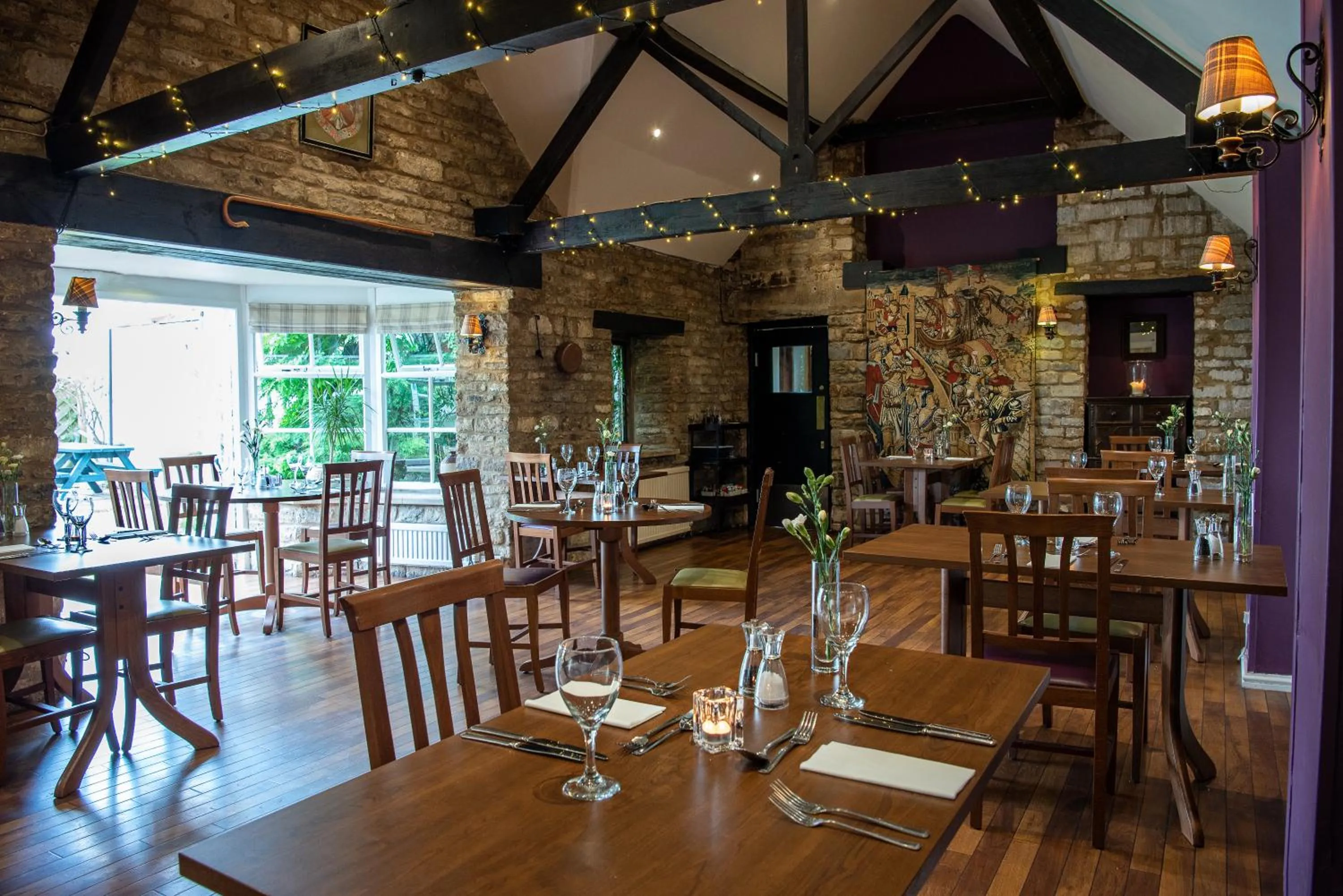 Corinium Hotel & Restaurant