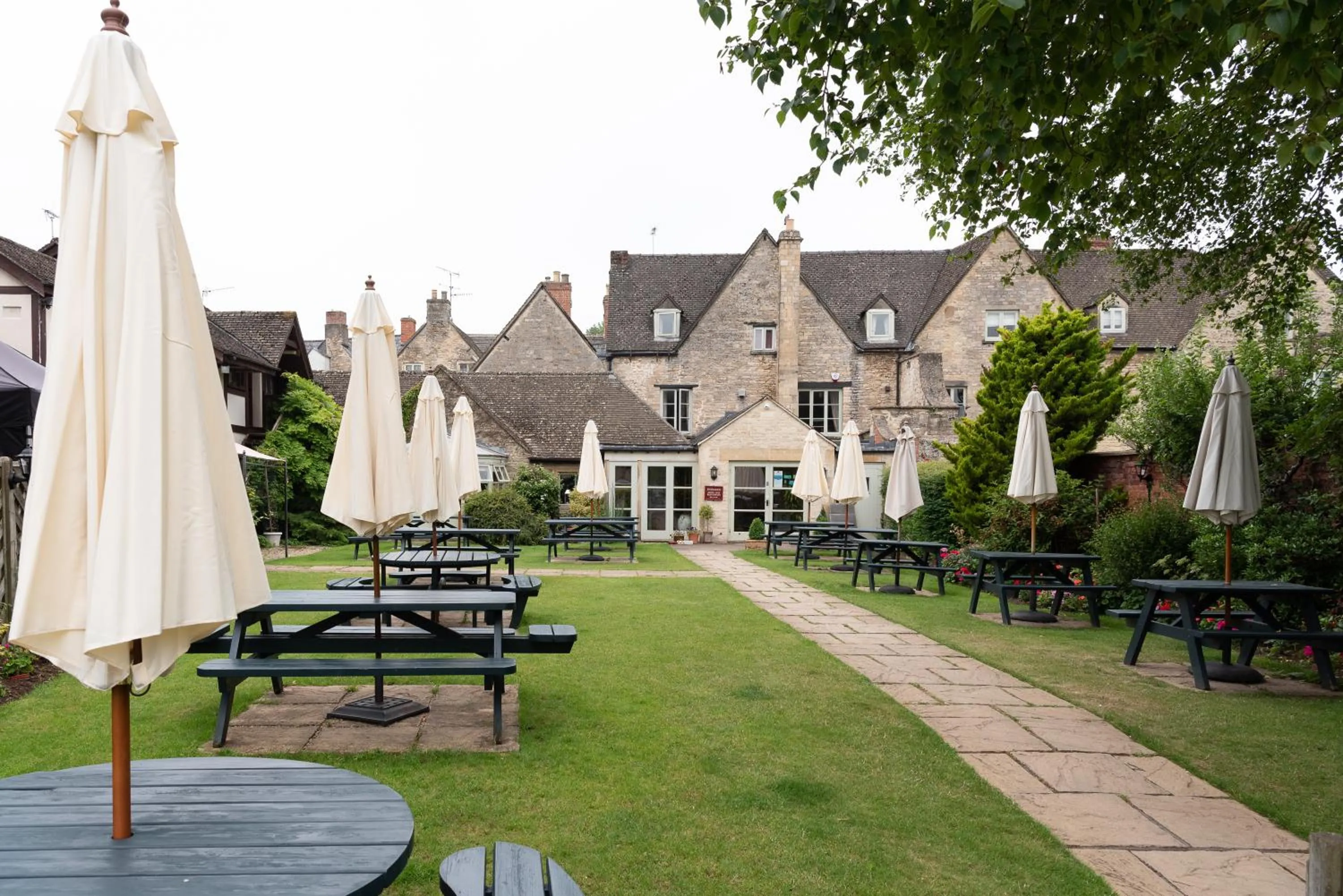 Corinium Hotel & Restaurant