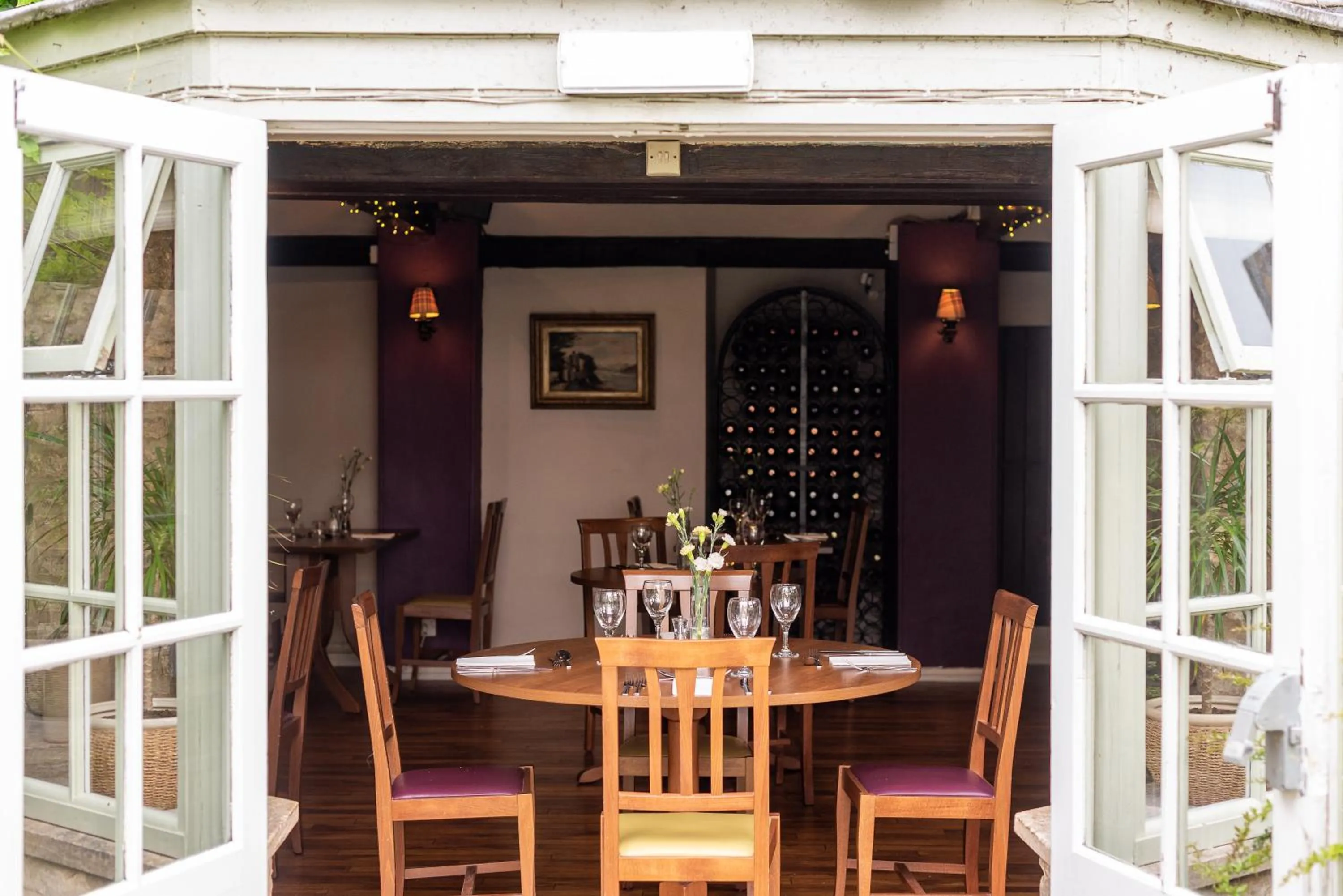 Corinium Hotel & Restaurant