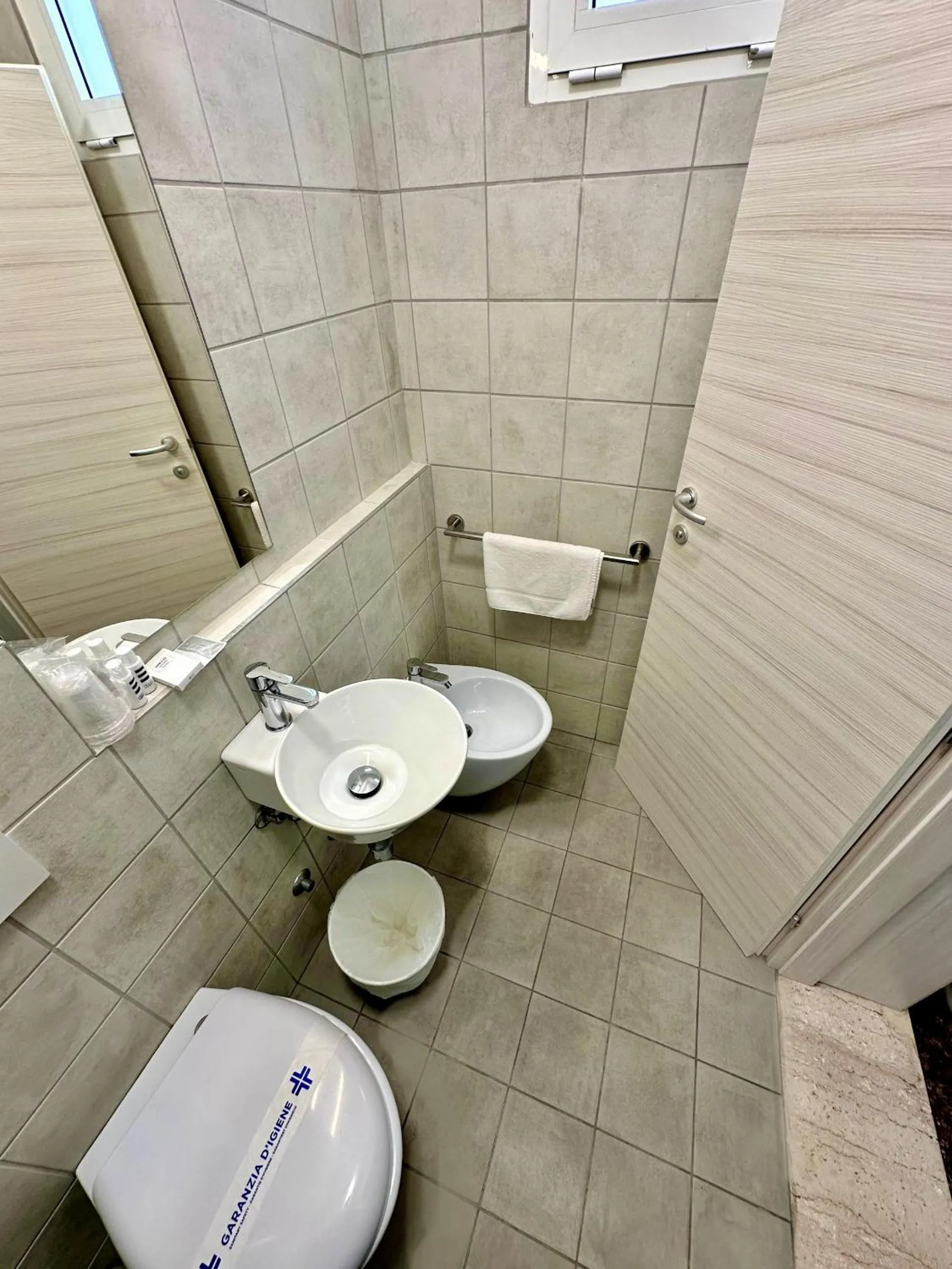 Shower in Hotel Napoleon