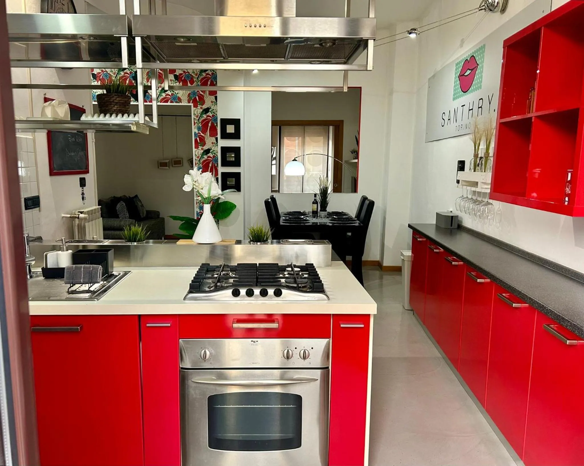 Kitchen or kitchenette in Santhry House