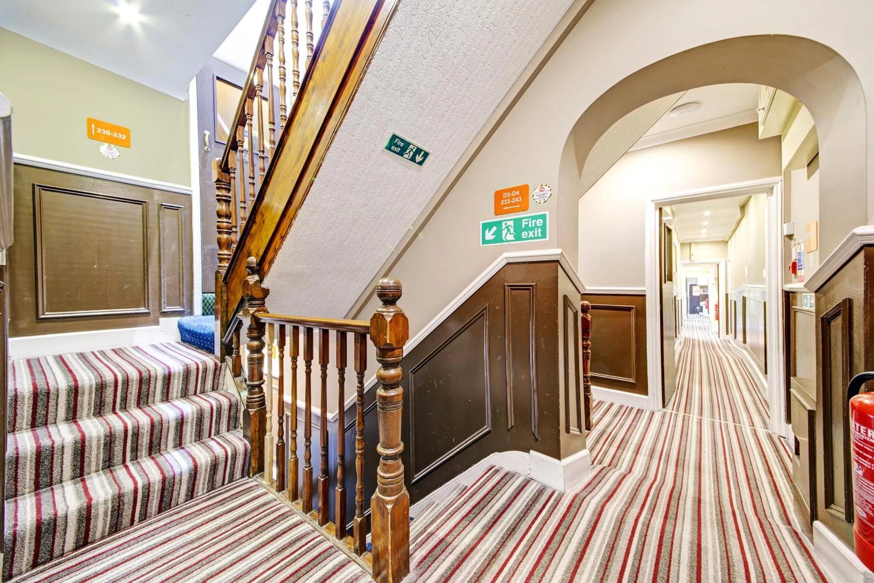 Lobby or reception in OYO Bostons Manor Hotel, Hanwell London