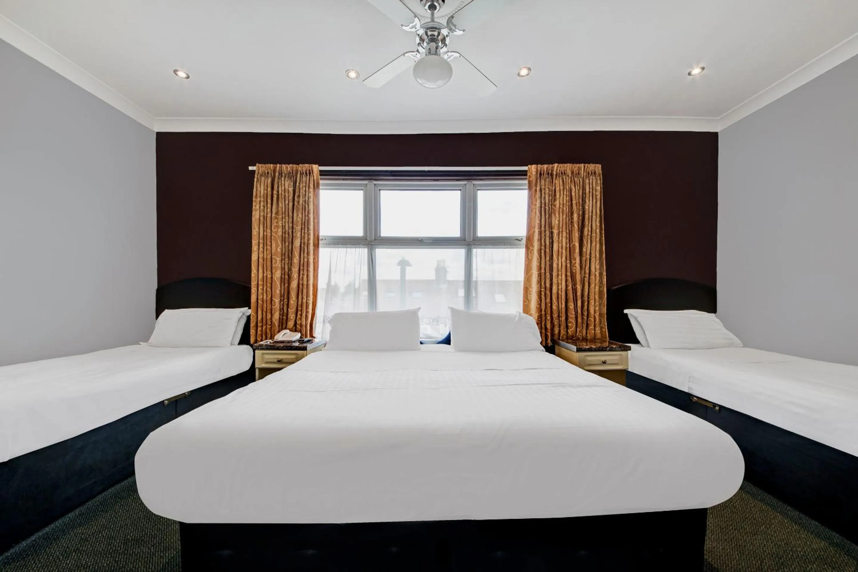 Bedroom, Bed in OYO Bostons Manor Hotel, Hanwell London