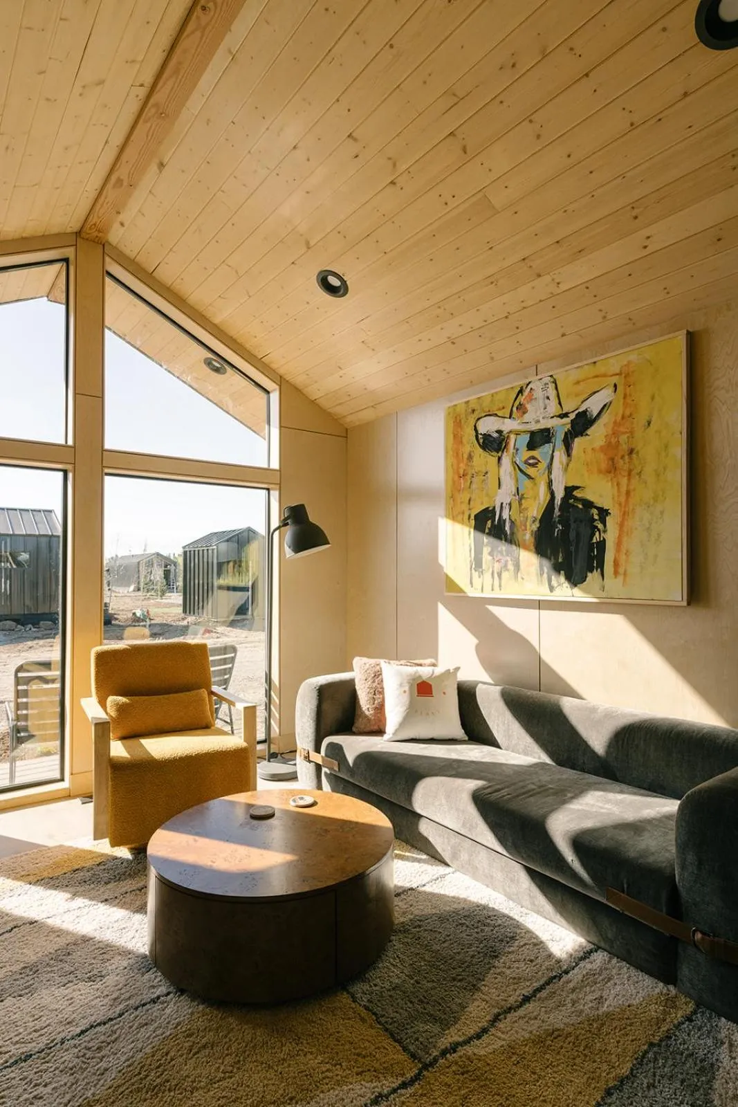 Yellowstone Peaks Hotel