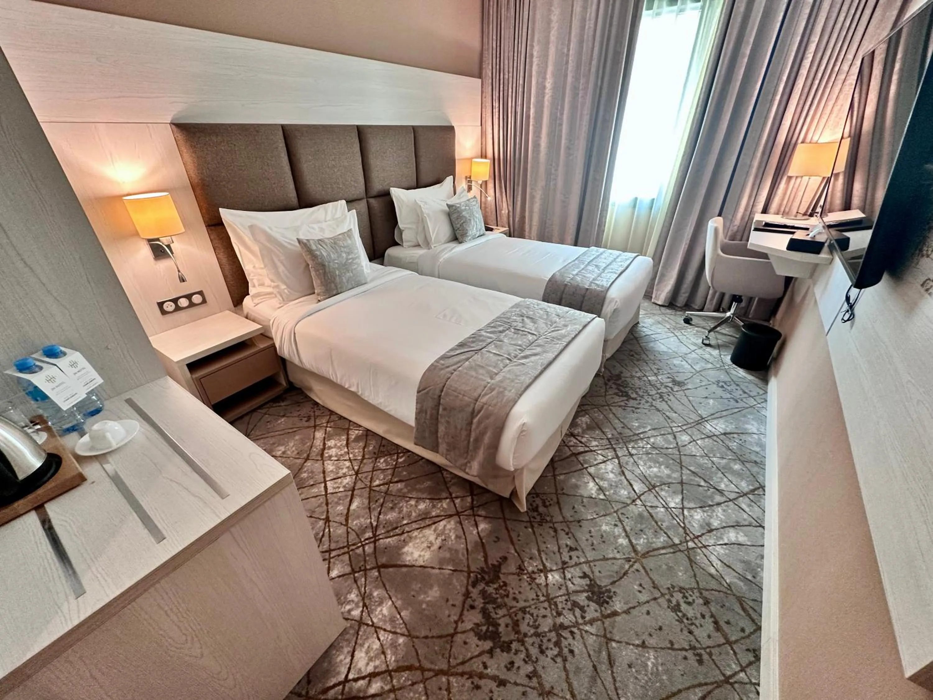 TV and multimedia, Bed in 2H Hotel