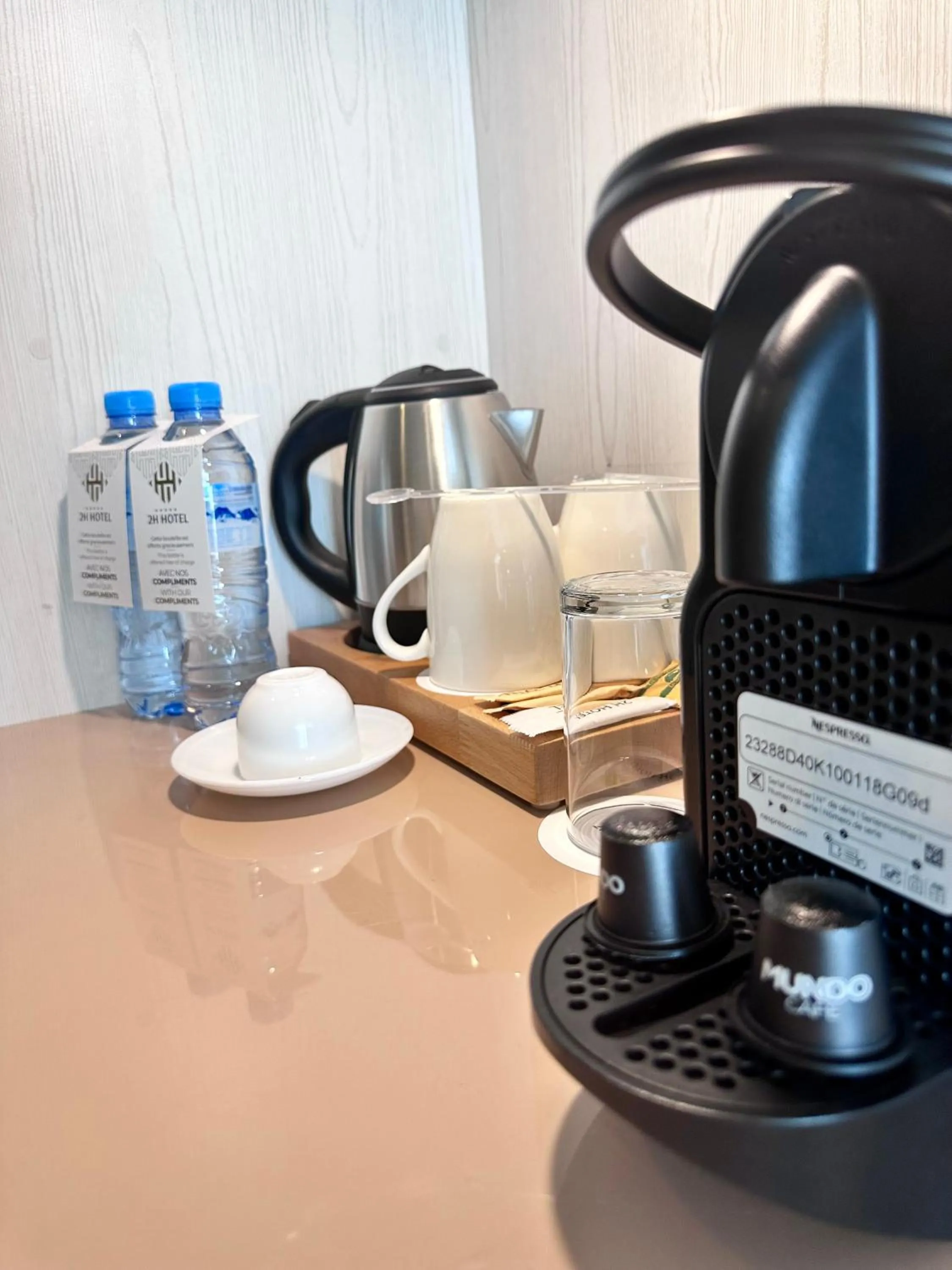 Coffee/tea facilities in 2H Hotel