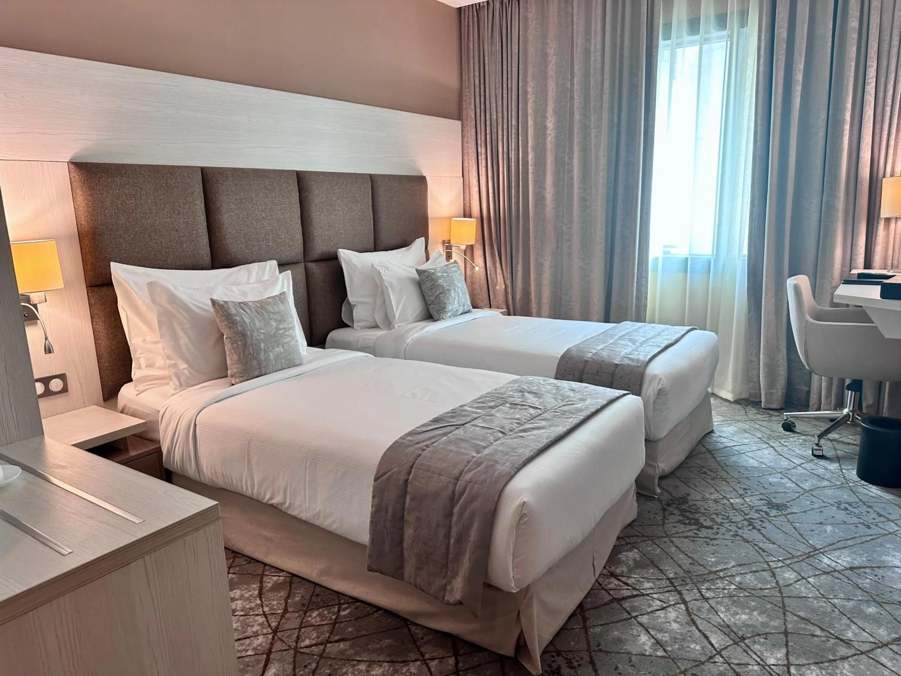 Photo of the whole room, Bed in 2H Hotel