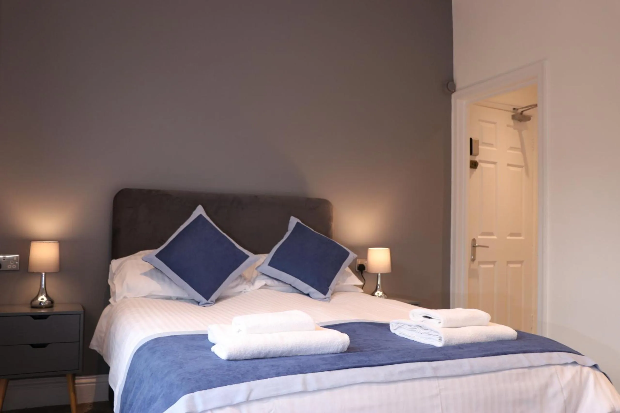 Bedroom, Bed in Dalesgate Hotel - Self Check In