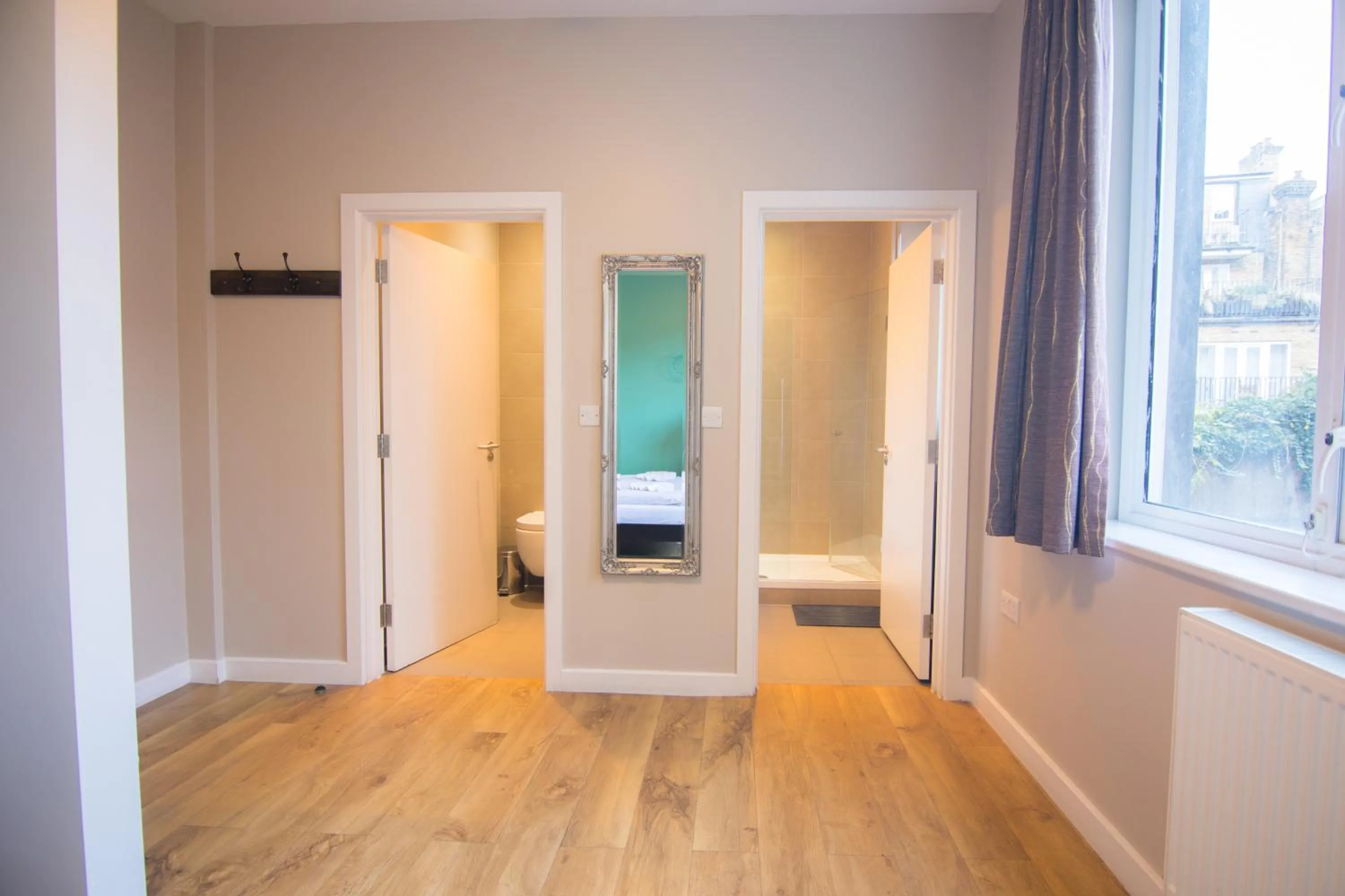 Bathroom in Wombat's City Hostel London