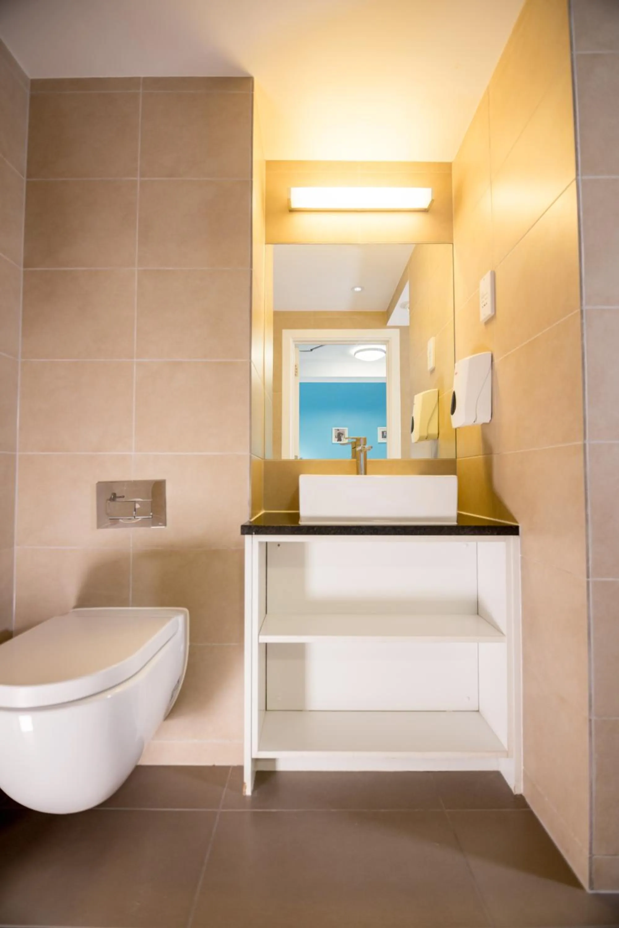 Bathroom in Wombat's City Hostel London