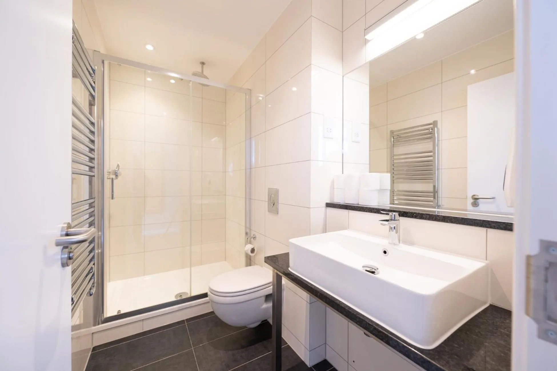 Bathroom in Wombat's City Hostel London