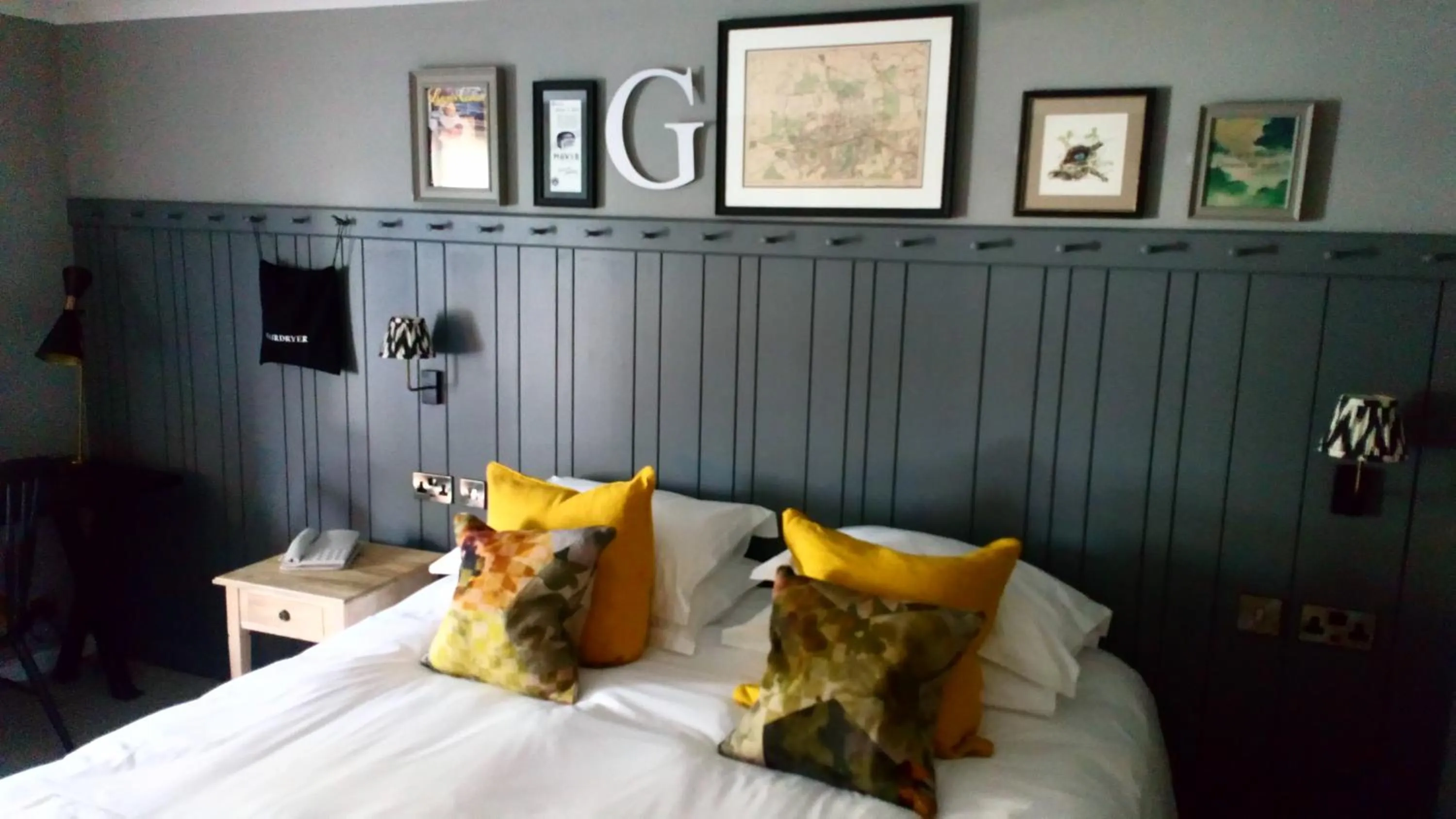 Bedroom, Bed in Bridge Hotel