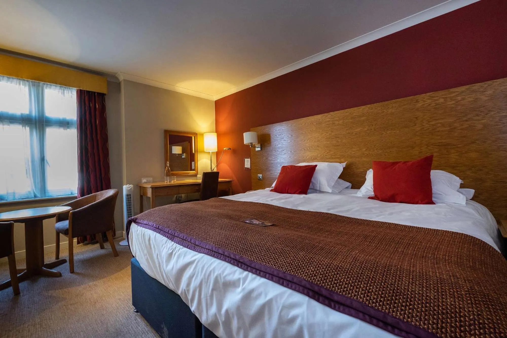 Bedroom, Bed in Bridge Hotel