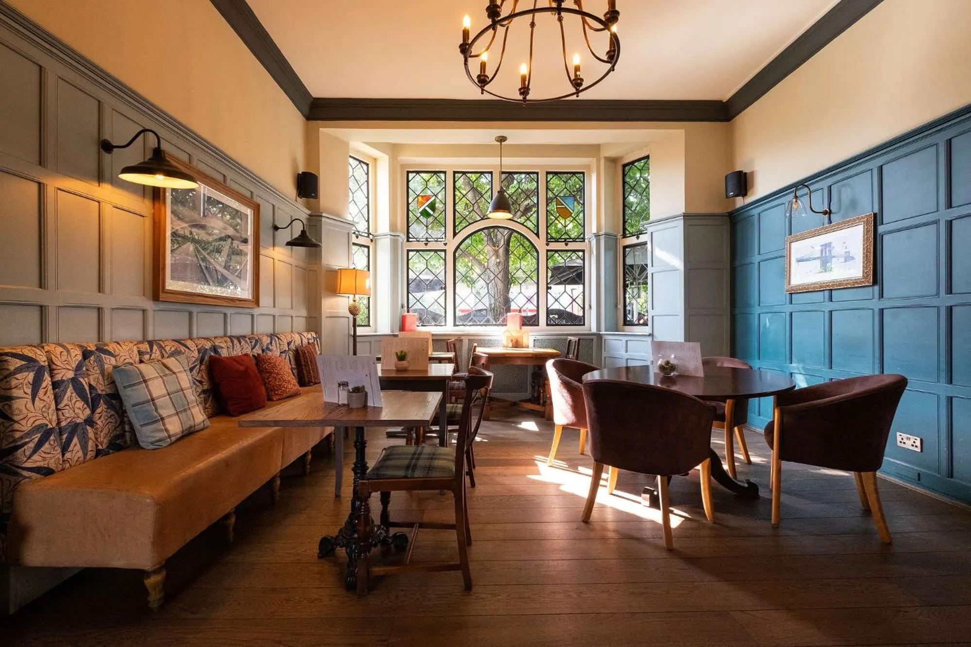 Lounge or bar in Bridge Hotel