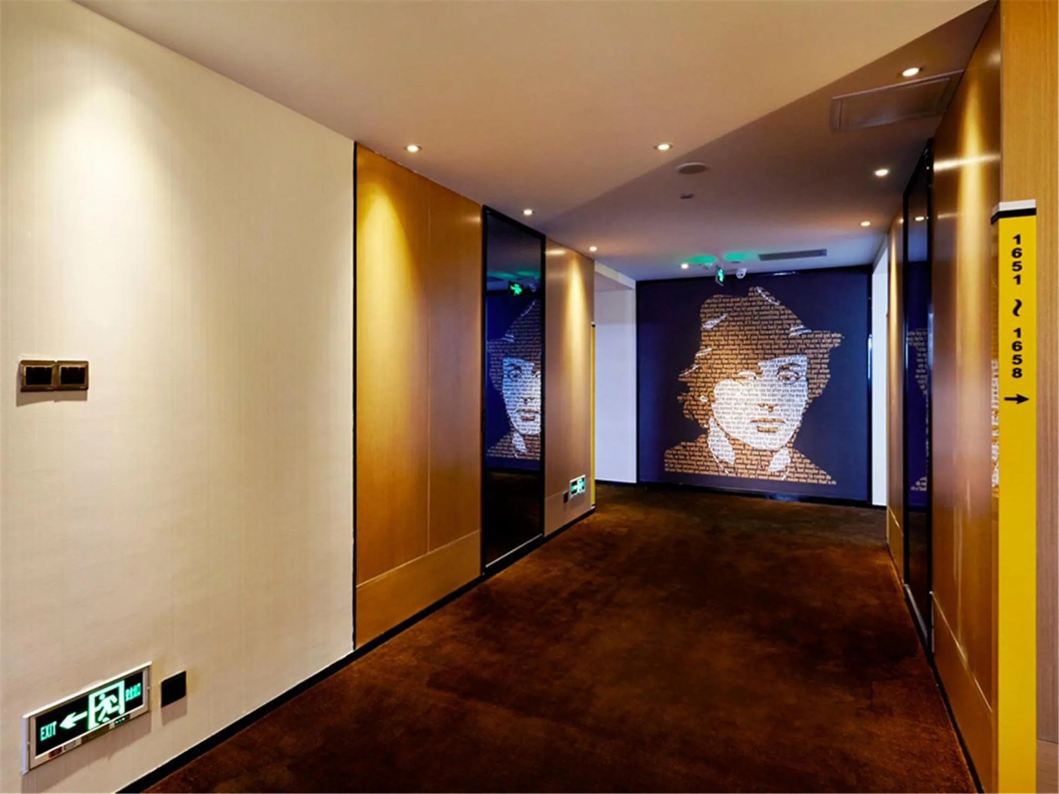 Decorative detail in 7Days Inn Premium Beijing Chaoyangmen