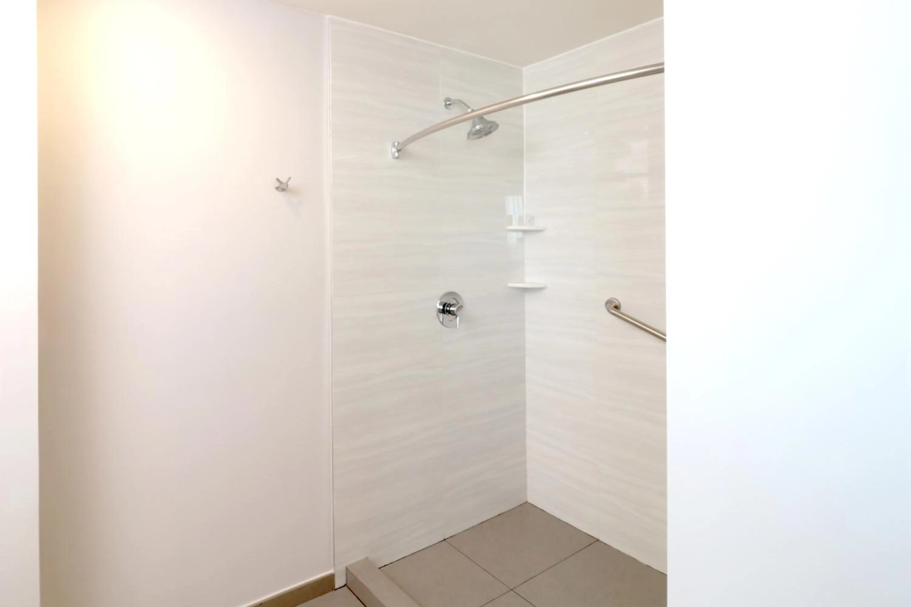 Shower in Holiday Inn Express Hotel & Suites Hermosillo by IHG