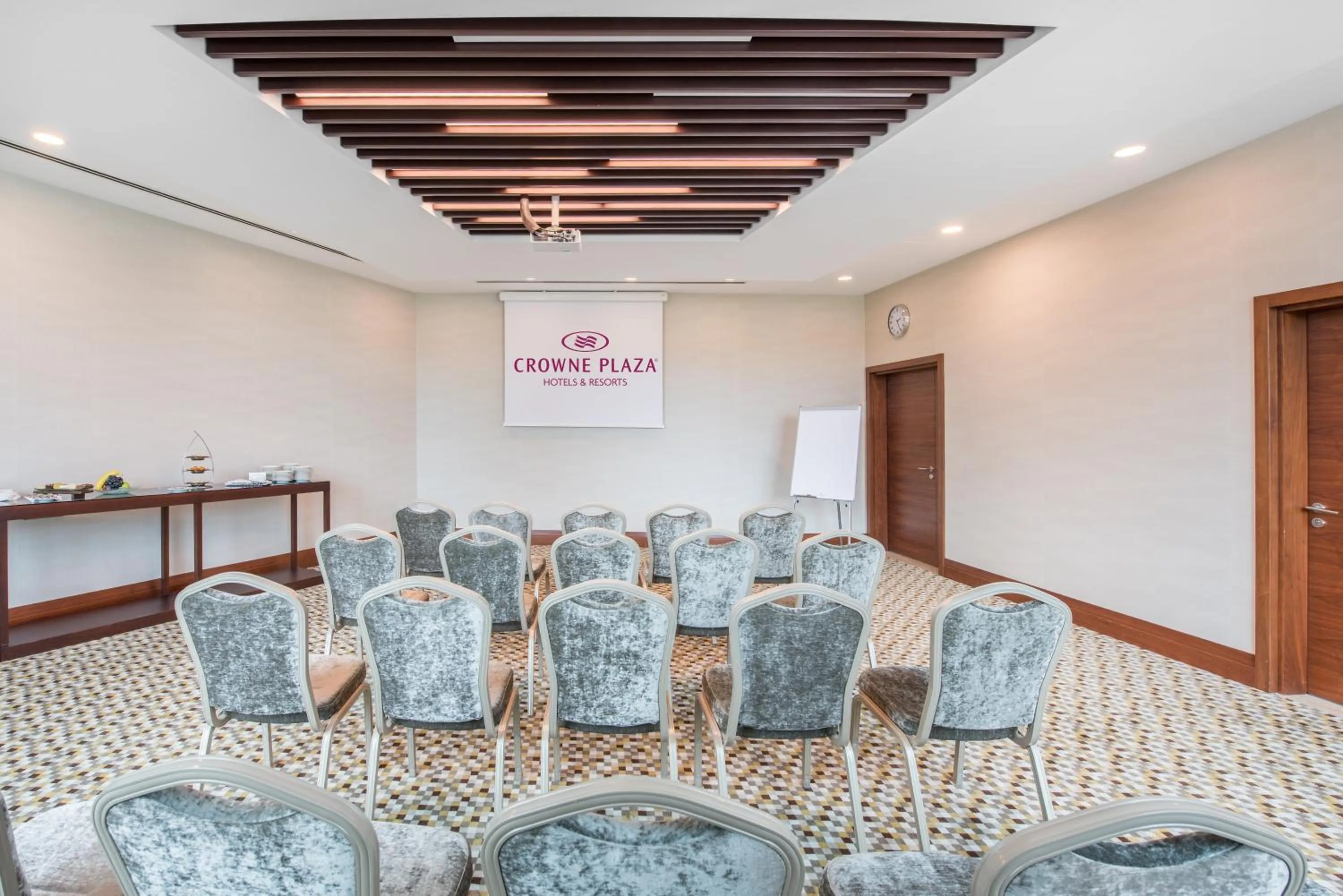 Meeting/conference room in Crowne Plaza Istanbul Oryapark by IHG