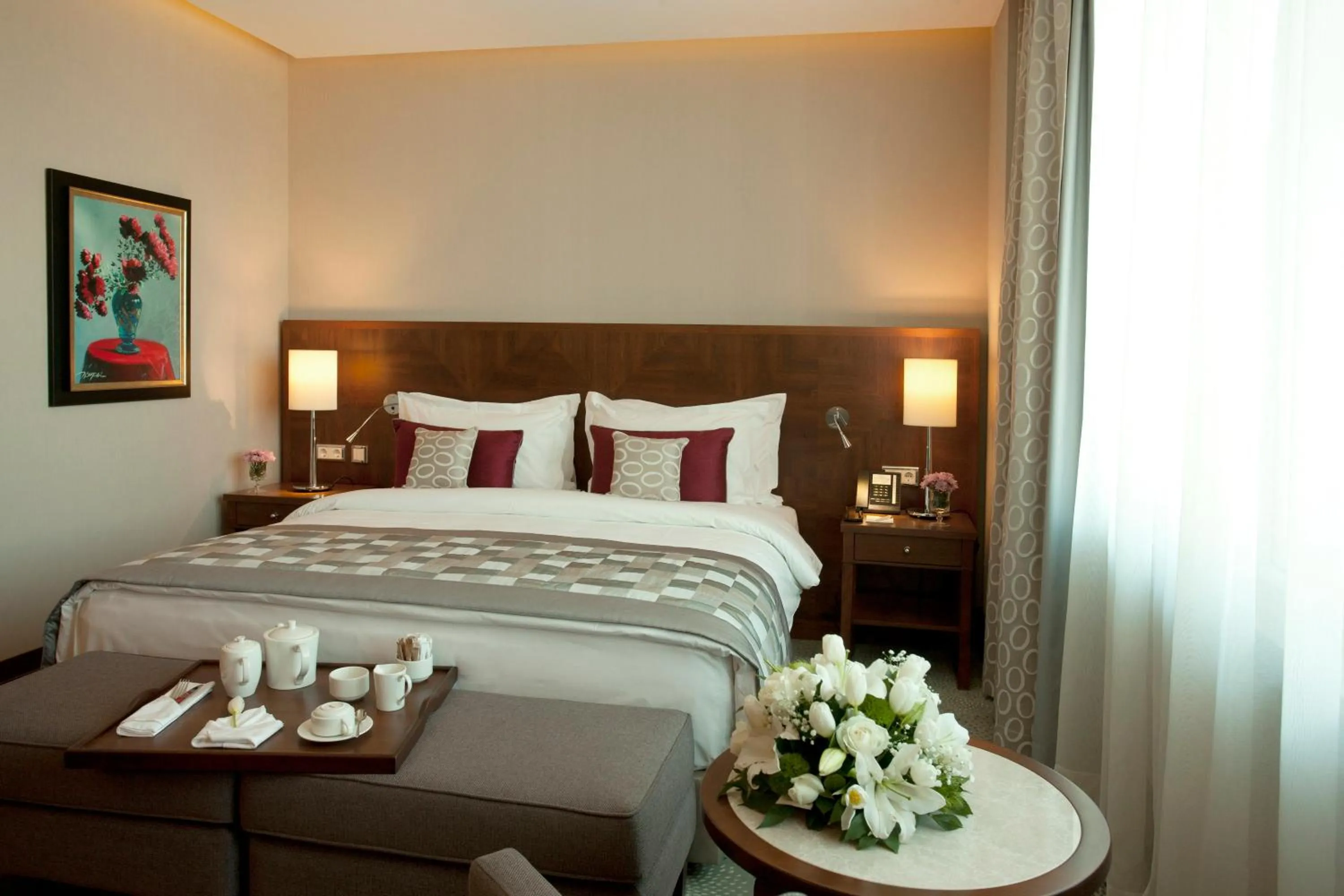 Photo of the whole room, Bed in Crowne Plaza Istanbul Oryapark by IHG