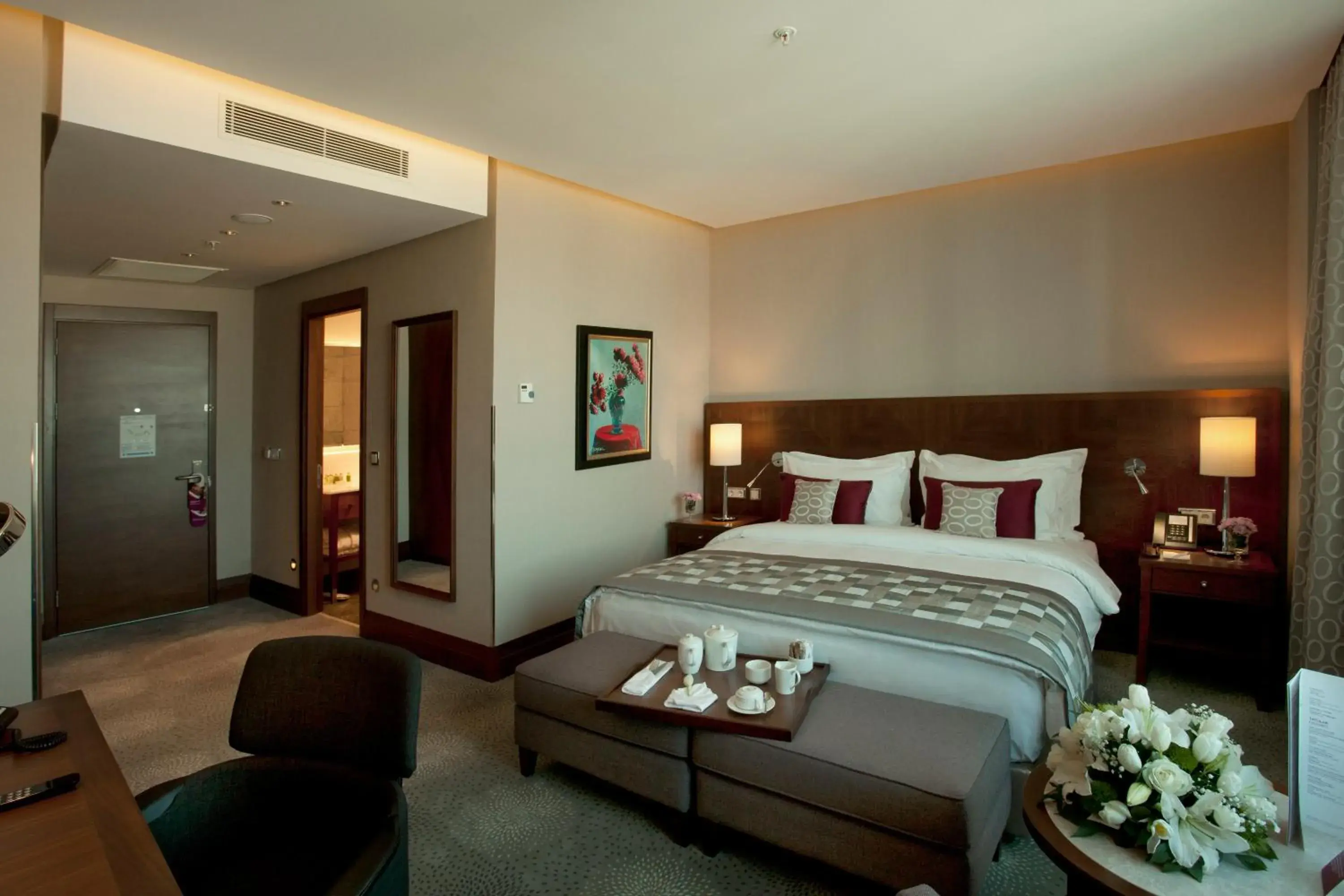 Standard King Room in Crowne Plaza Istanbul Oryapark by IHG Standard King Room in Crowne Plaza Istanbul Oryapark by IHG