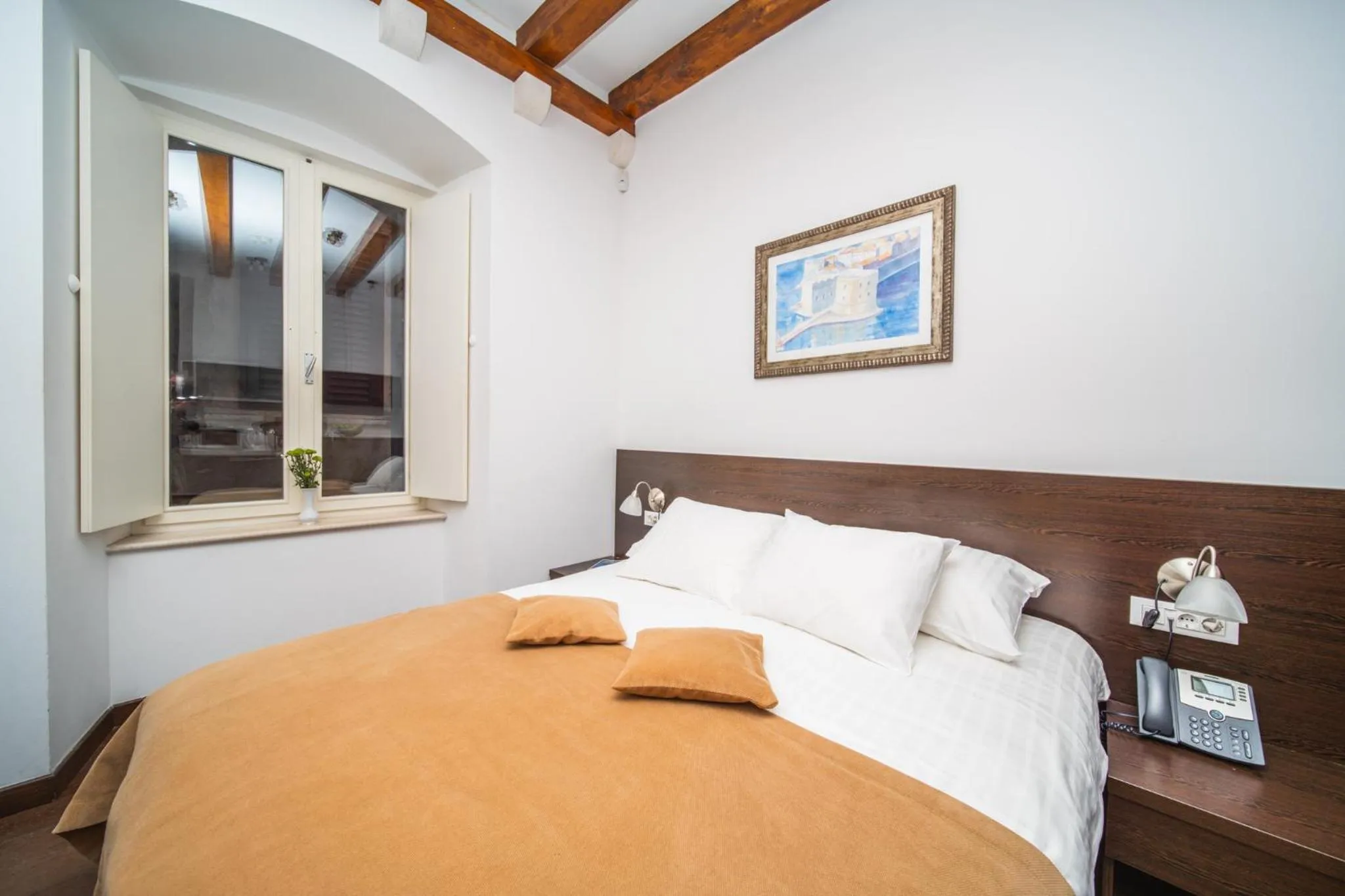 Bedroom, Bed in Celenga Apartments with free offsite parking