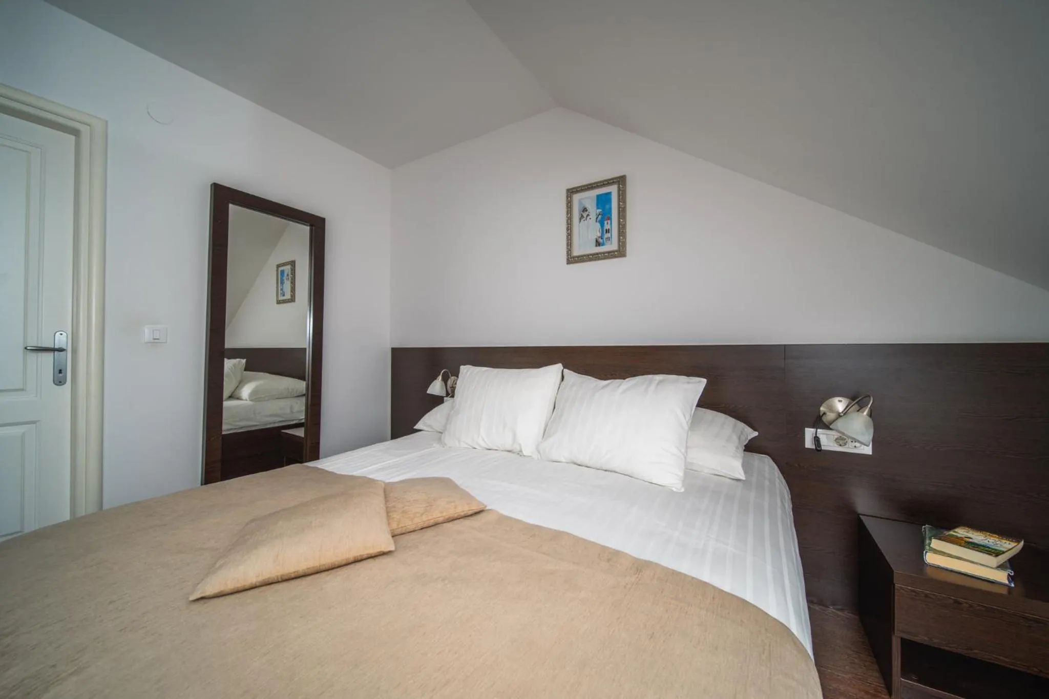 Bed in Celenga Apartments with free offsite parking