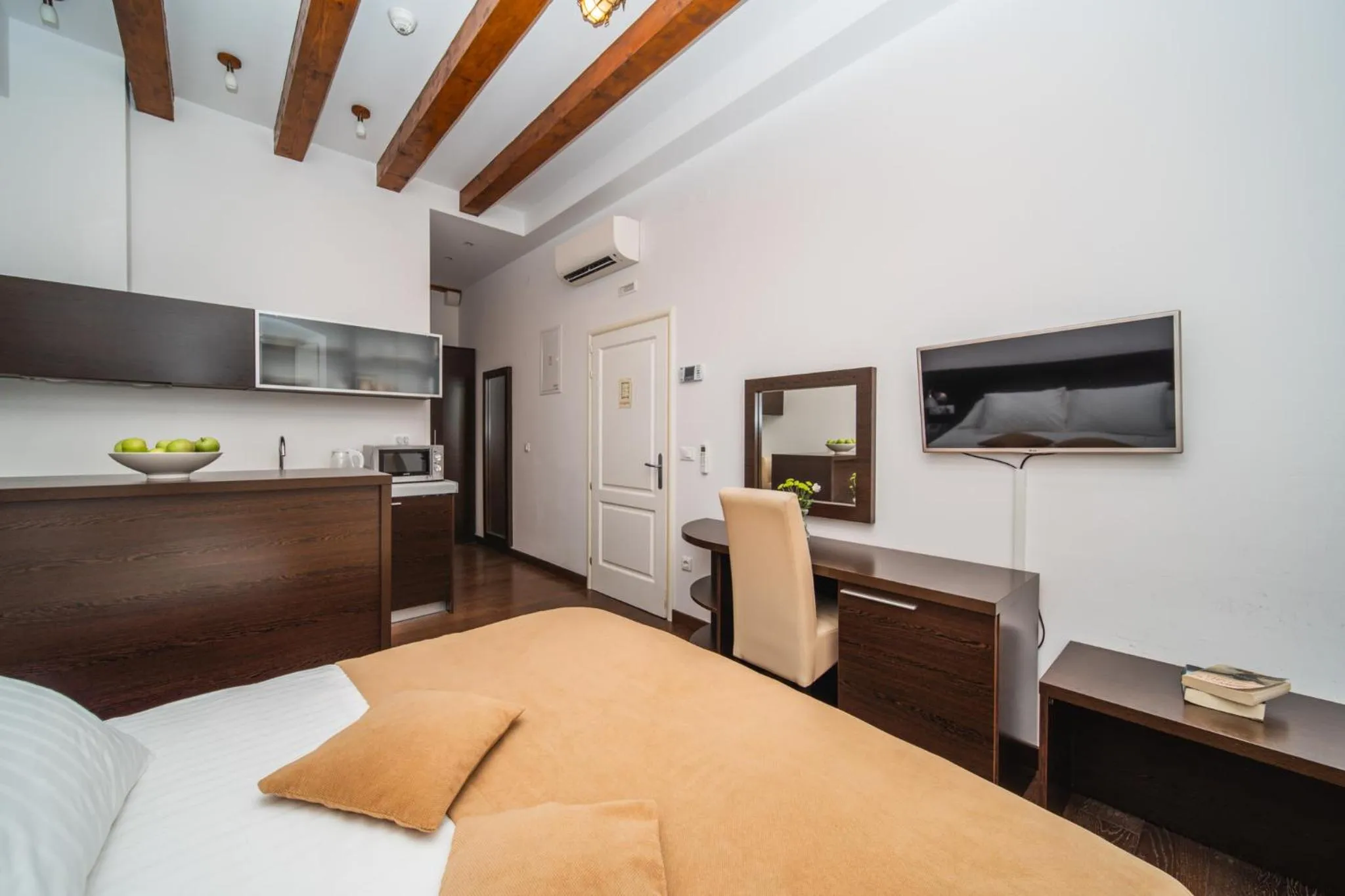 Bed in Celenga Apartments with free offsite parking